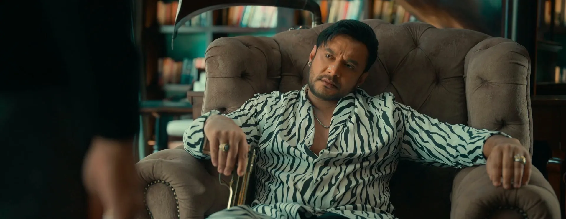 Screenshot 2 - The Devil 2025 Hindi (HQ-DUB) & Kannada Dual Audio
