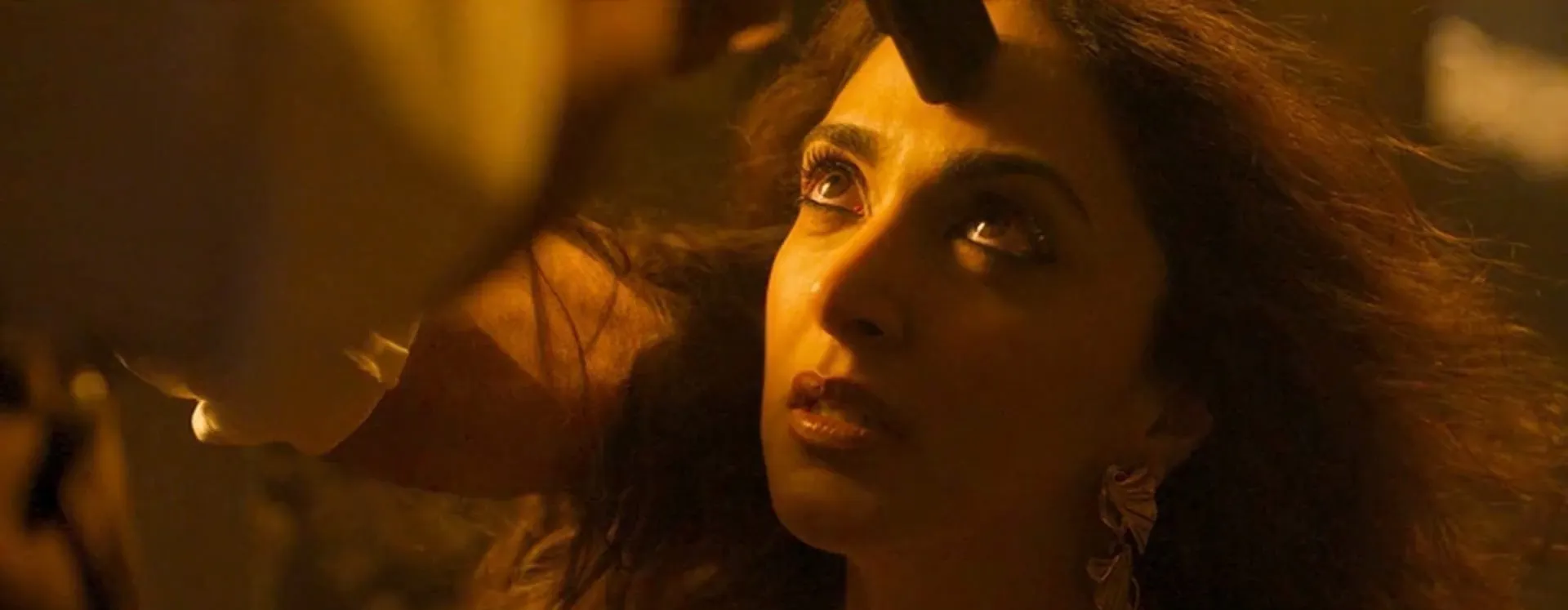 Screenshot 3 - Toxic 2026 Hindi - Kannada - Telugu (LiNE) & Tamil Dual Audio [UNCENSORED]