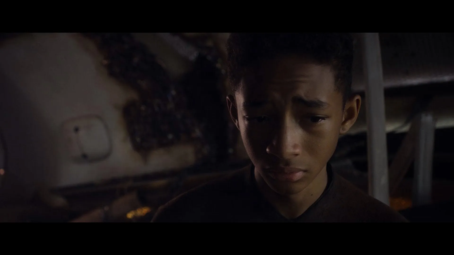 Screenshot 2 - After Earth 2013 Hindi Dual Audio
