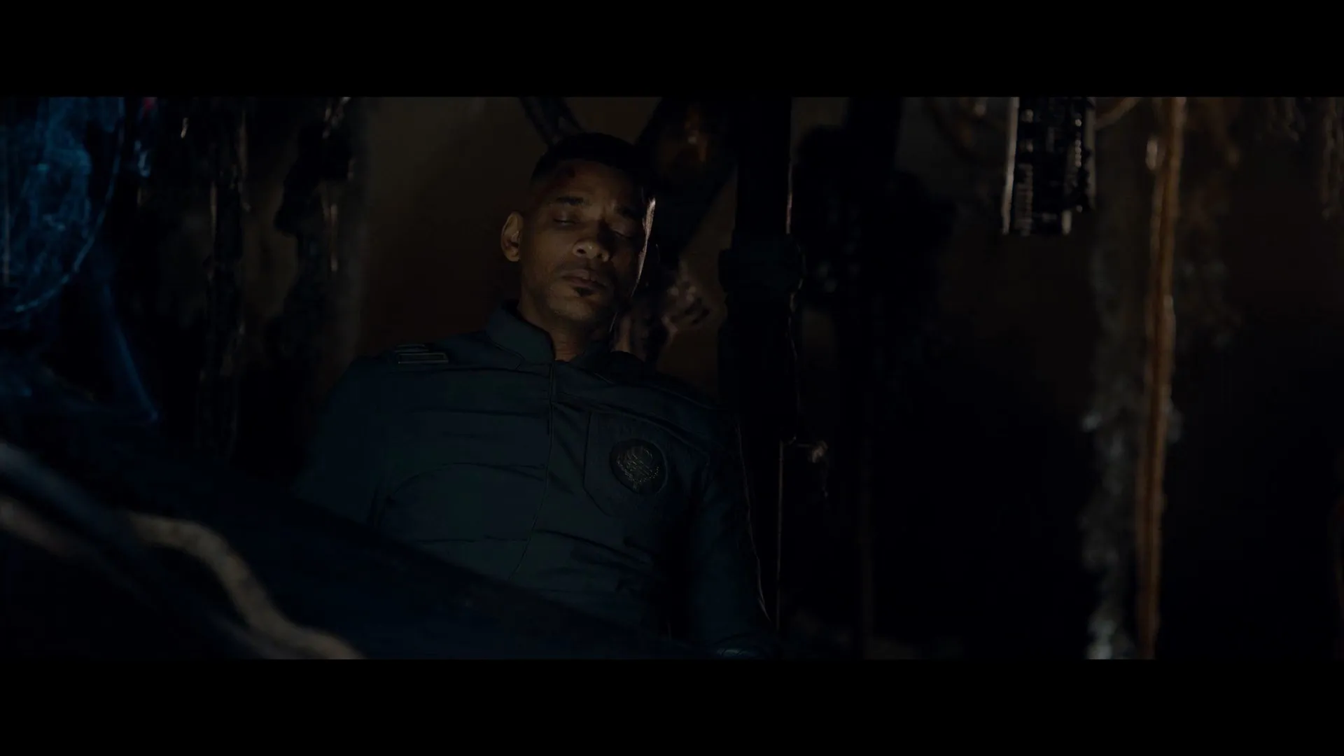 Screenshot 3 - After Earth 2013 Hindi Dual Audio