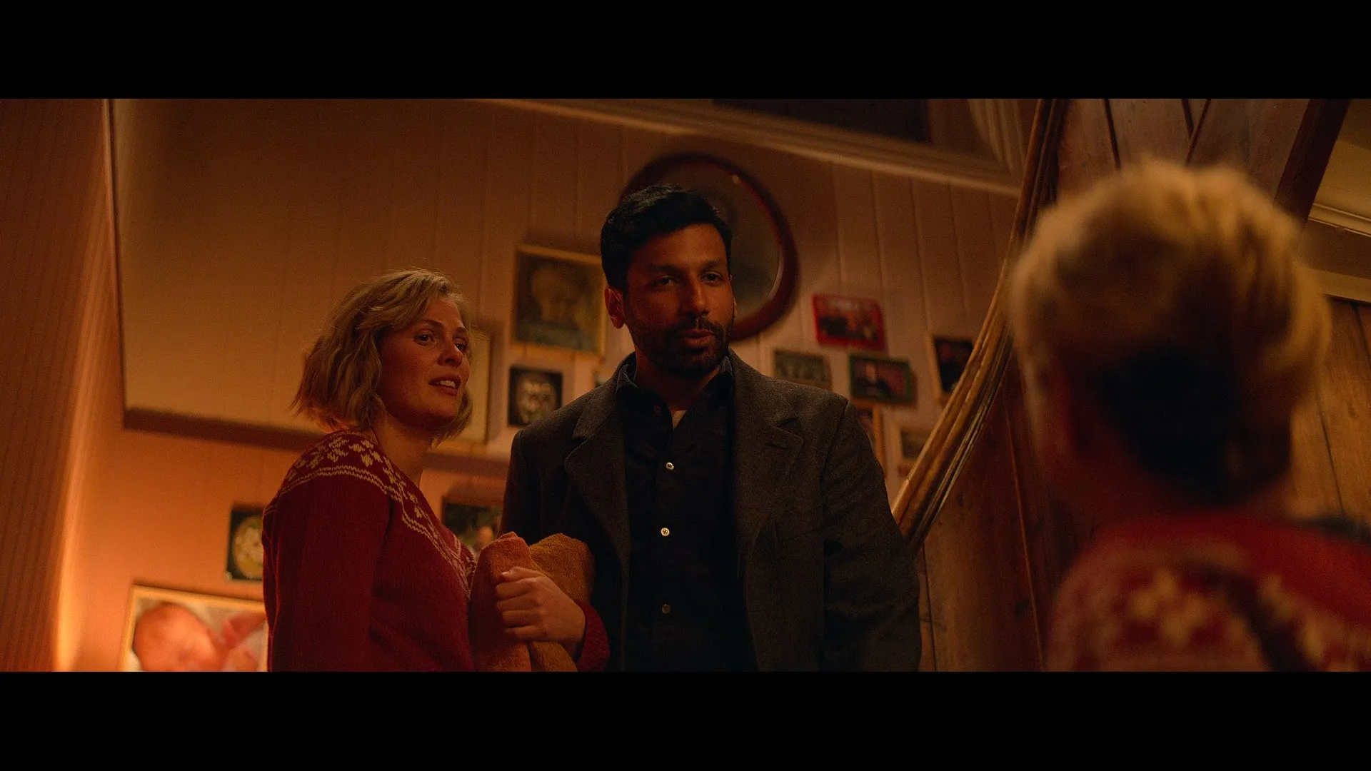 Screenshot 2 - Christmas As Usual 2023 Hindi - English Dual Audio