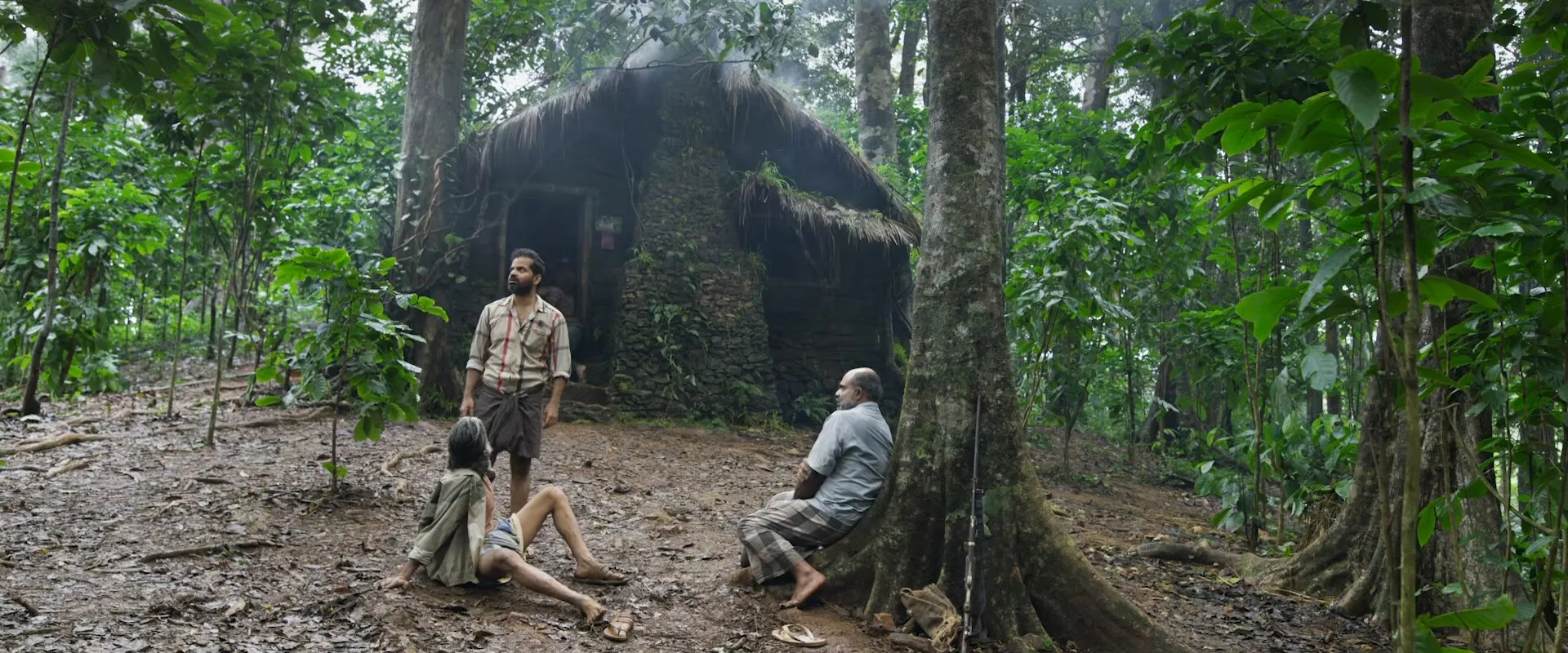 Screenshot 2 - Churuli 2021 Hindi - Malayalam Dual Audio