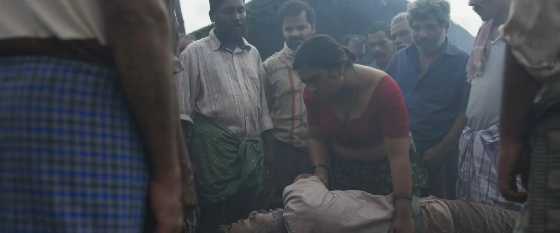 Screenshot 4 - Churuli 2021 Hindi - Malayalam Dual Audio