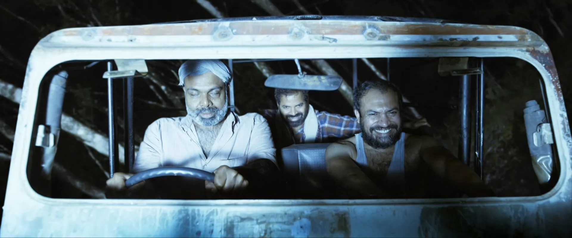 Screenshot 5 - Churuli 2021 Hindi - Malayalam Dual Audio