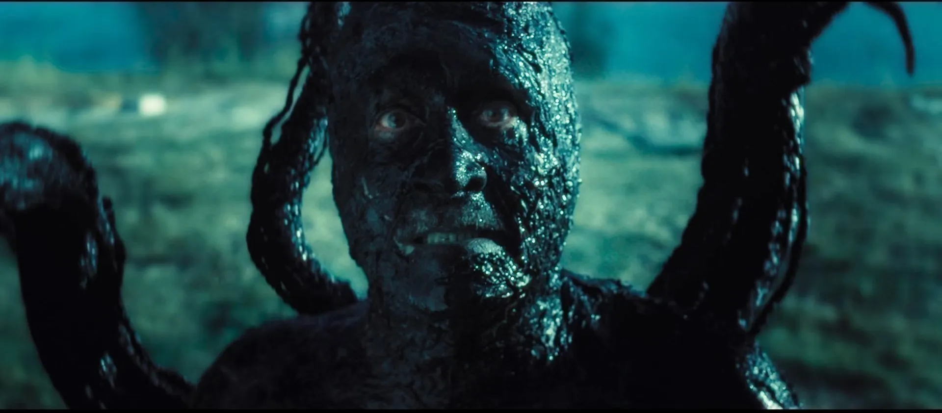 Screenshot 1 - Crazy Old Lady 2025 Hindi - Spanish Dual Audio