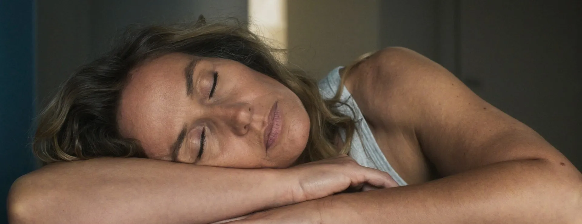 Screenshot 3 - Dalloway aka The Residence 2025 Hindi - French Dual Audio