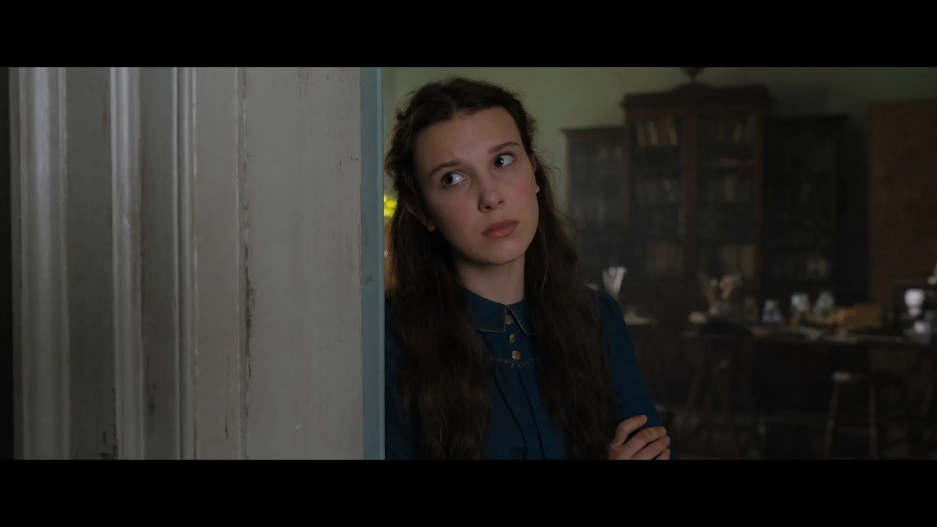 Screenshot 1 - Enola Holmes 2020 Hindi Dual Audio