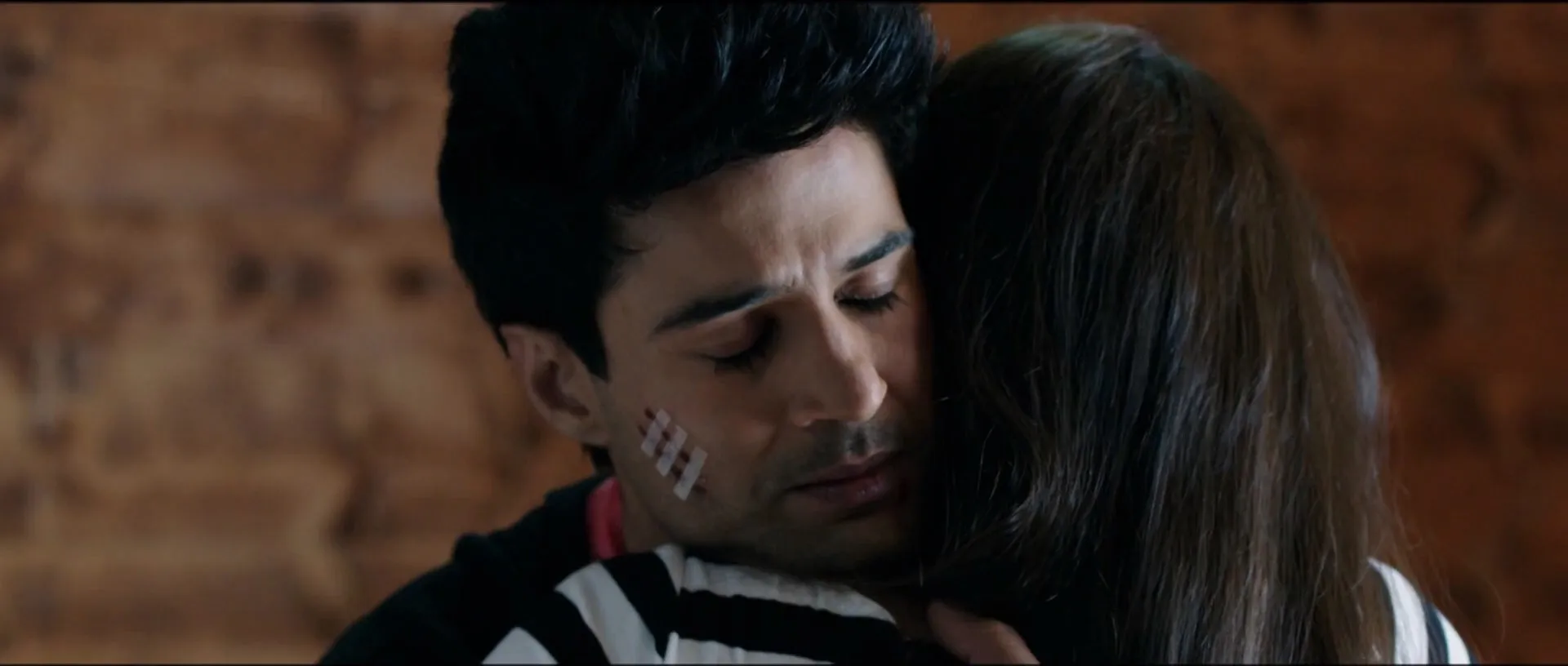 Screenshot 3 - Fever 2016 Hindi Dual Audio