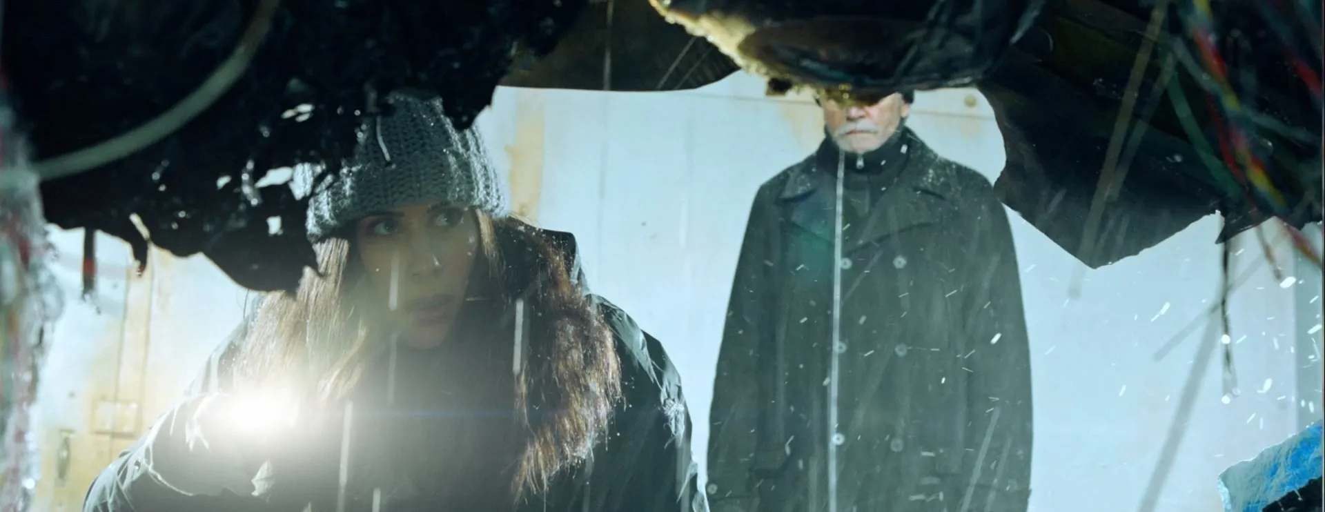 Screenshot 1 - Harbinger Down 2015 Hindi Dual Audio