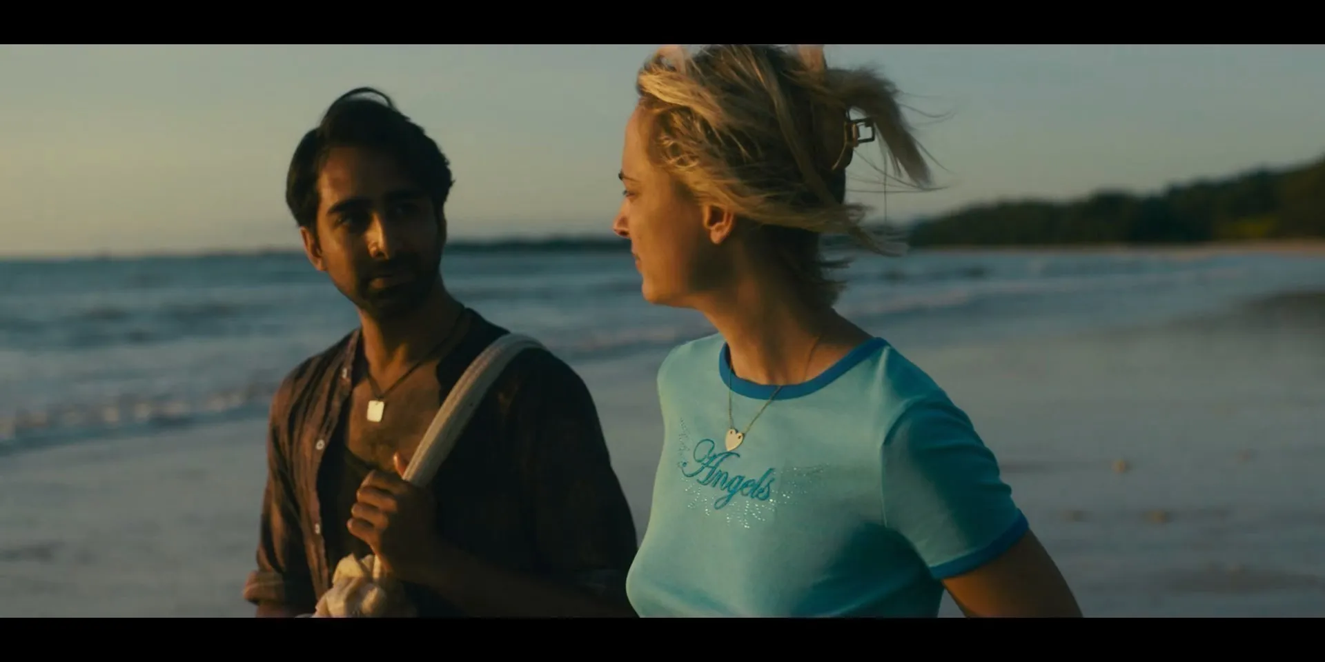 Screenshot 2 - Hell in Paradise 2025 Hindi - English Dual Audio