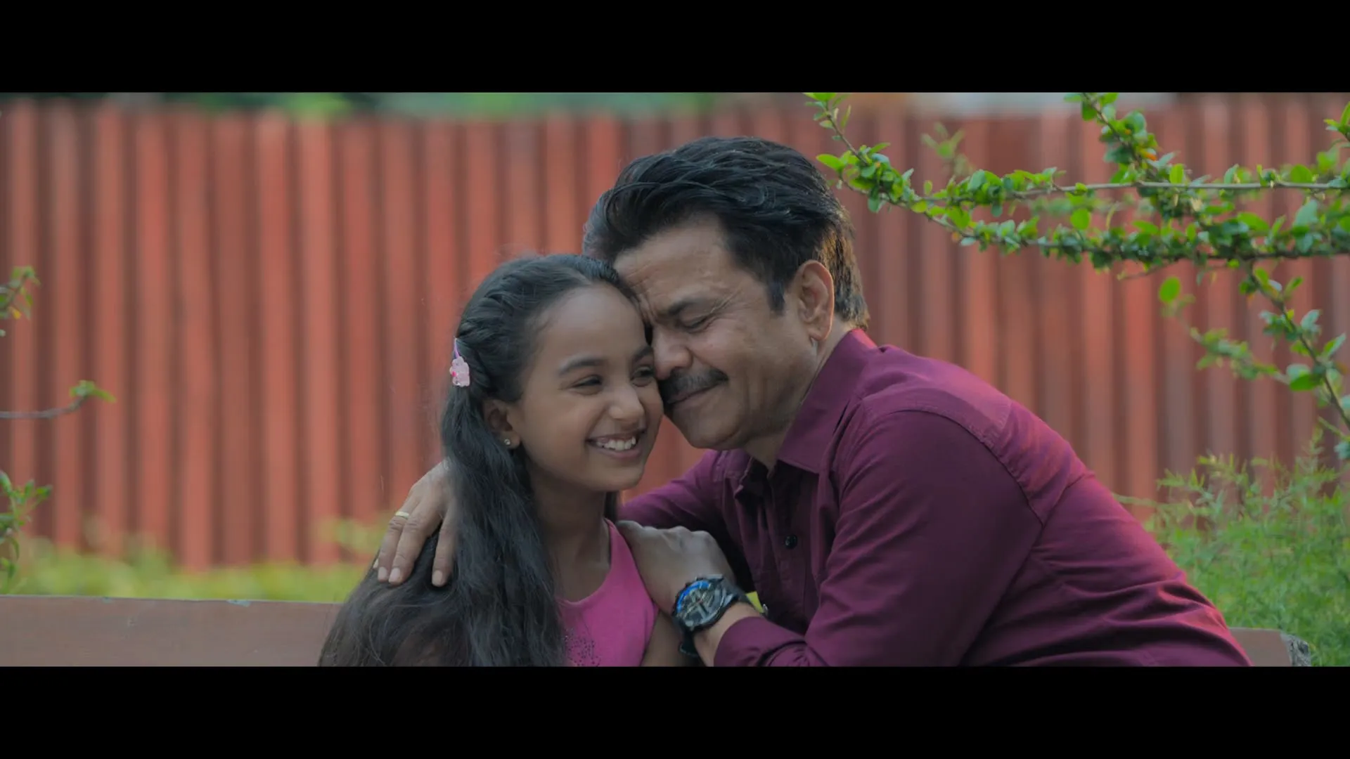 Screenshot 1 - Kaam Chalu Hai 2024 Hindi Dual Audio