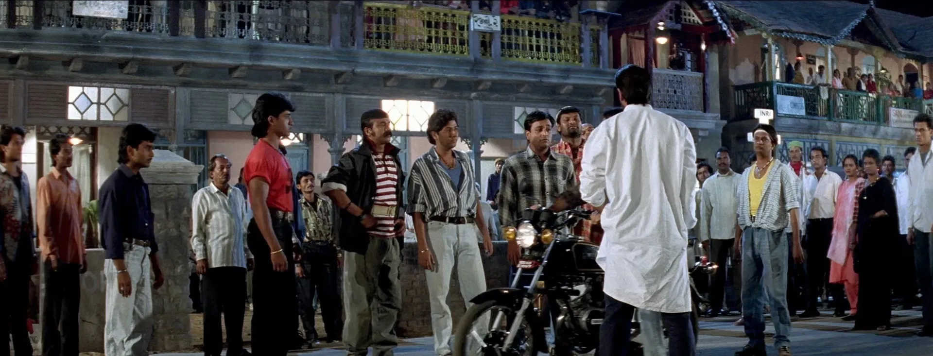 Screenshot 1 - Laawaris 1999 Hindi Dual Audio