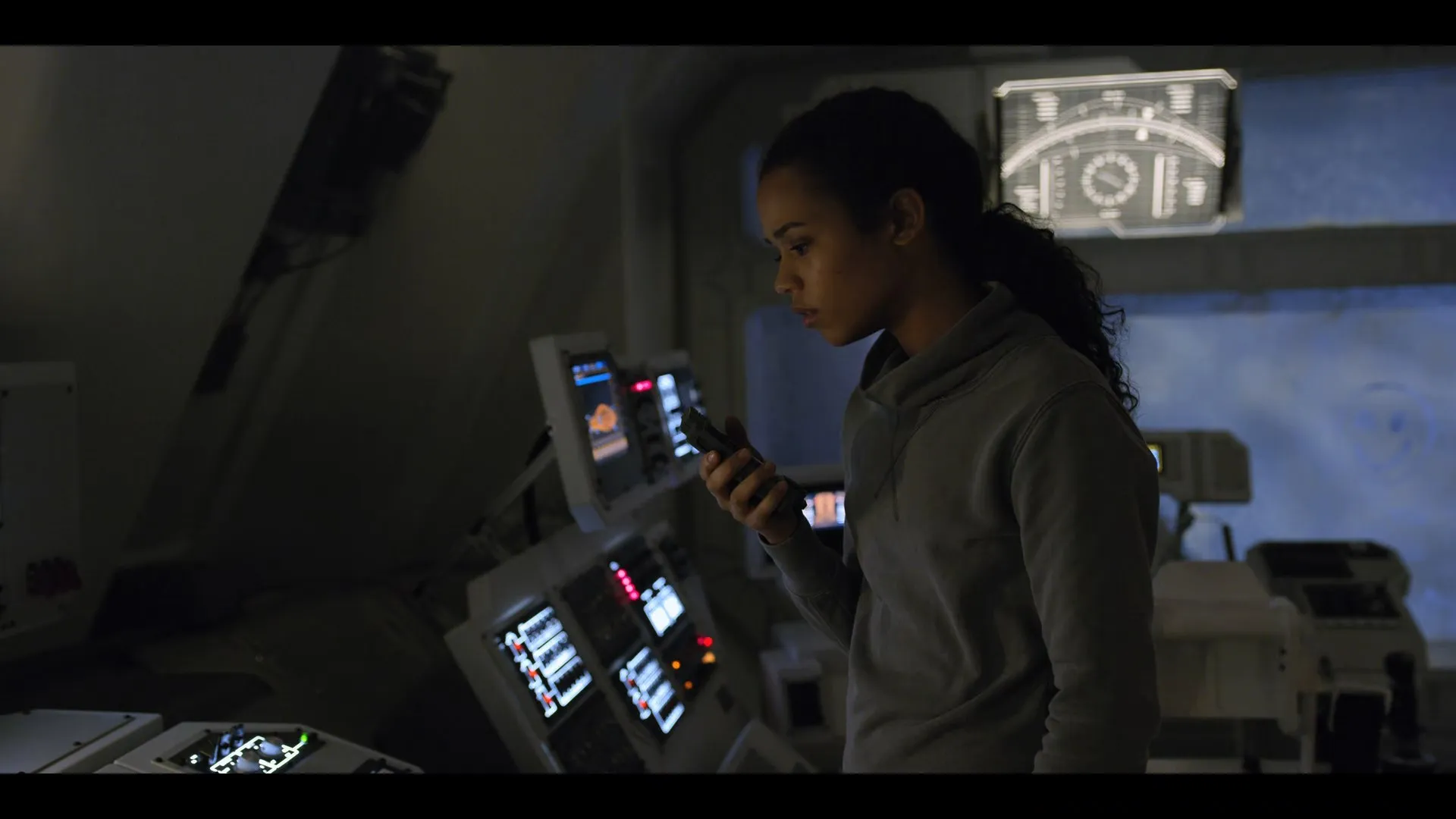 Screenshot 6 - Lost in Space 2018 Season 1 Hindi - English Audio [ALL EPISODES]