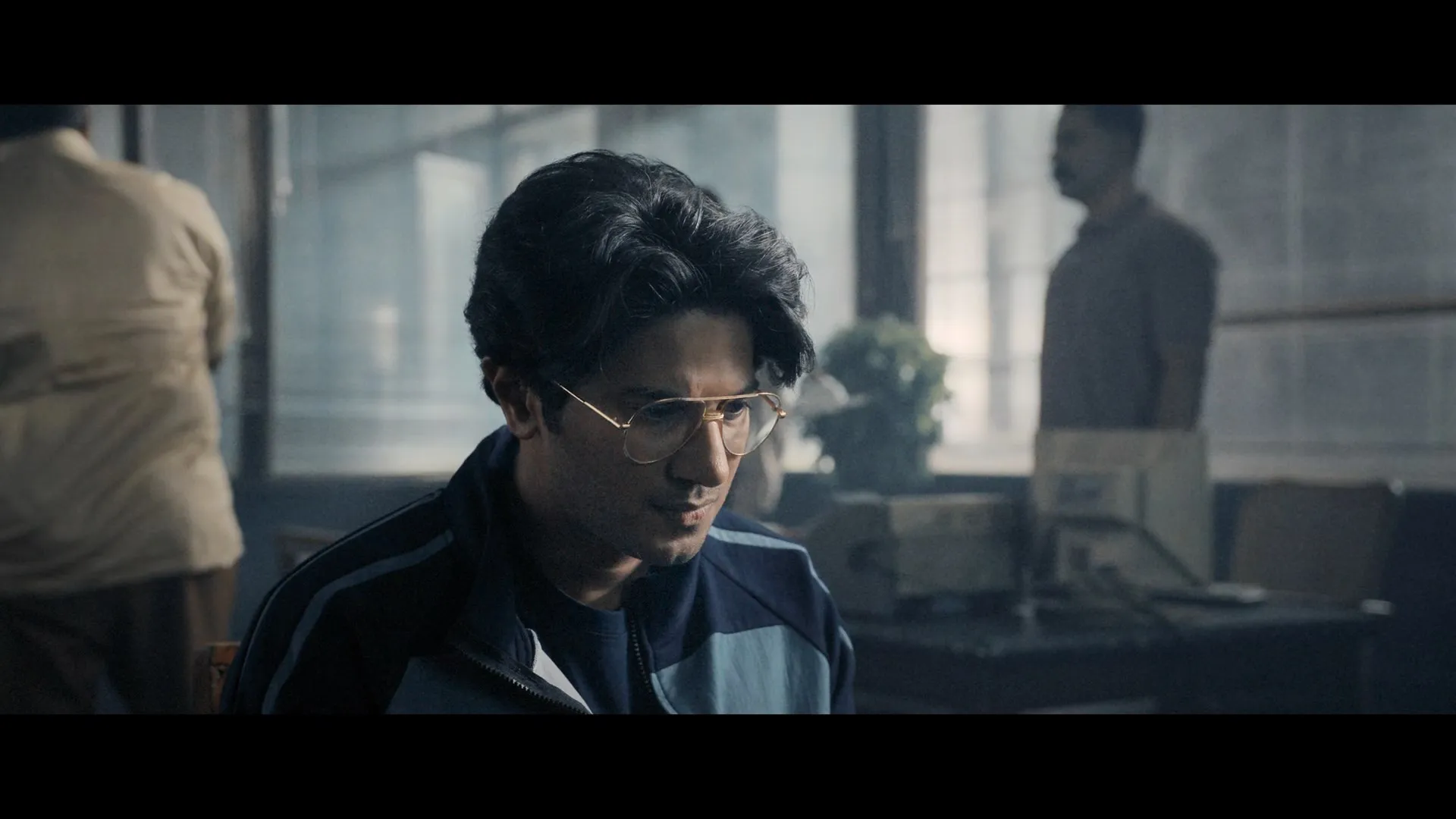 Screenshot 1 - Lucky Baskhar 2024 Hindi - Telugu Dual Audio