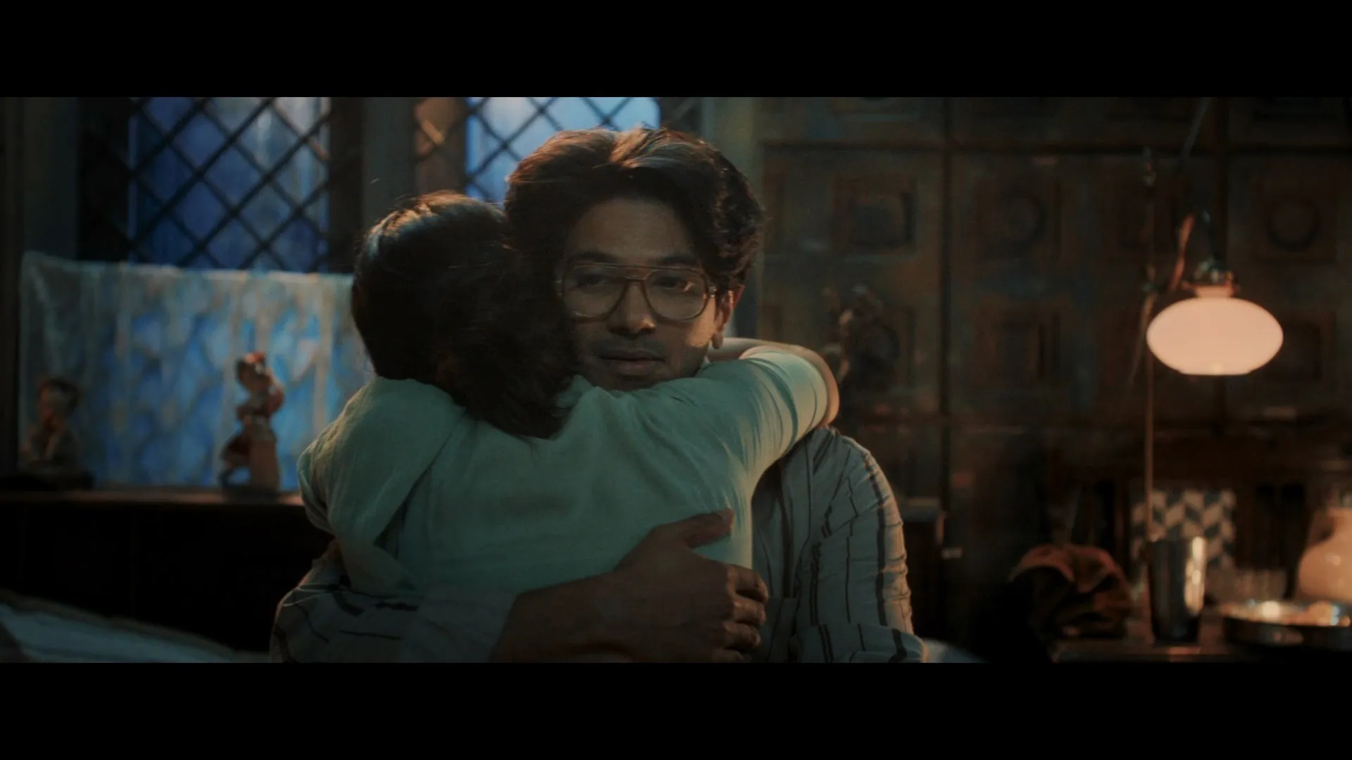 Screenshot 3 - Lucky Baskhar 2024 Hindi - Telugu Dual Audio