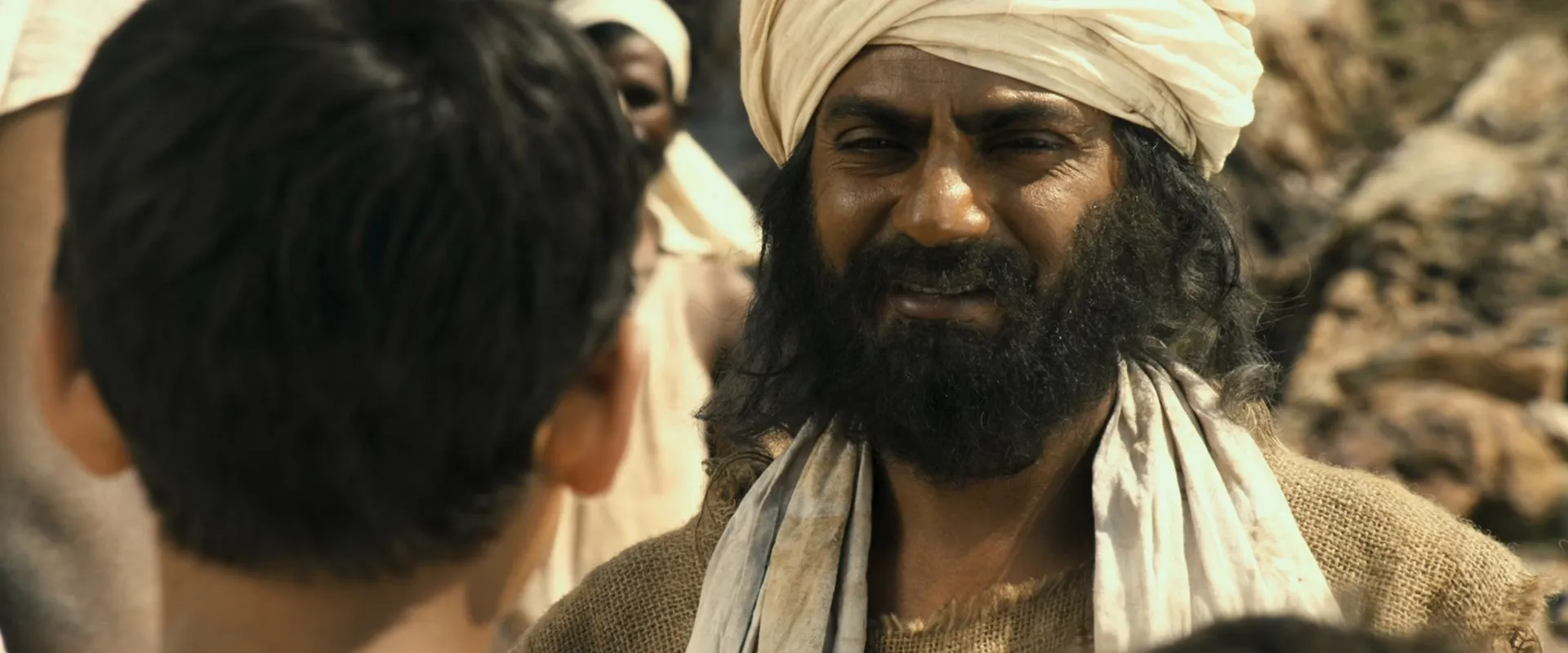 Screenshot 4 - Manjhi: The Mountain Man 2015 Hindi Dual Audio