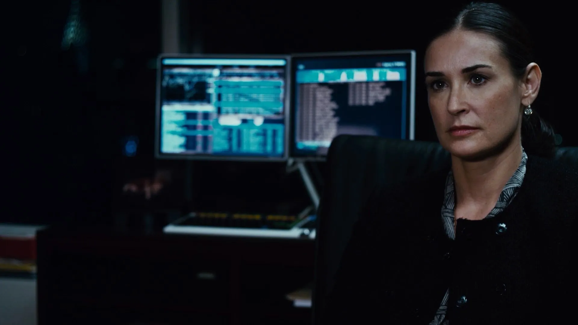 Screenshot 4 - Margin Call 2011 Hindi Dual Audio