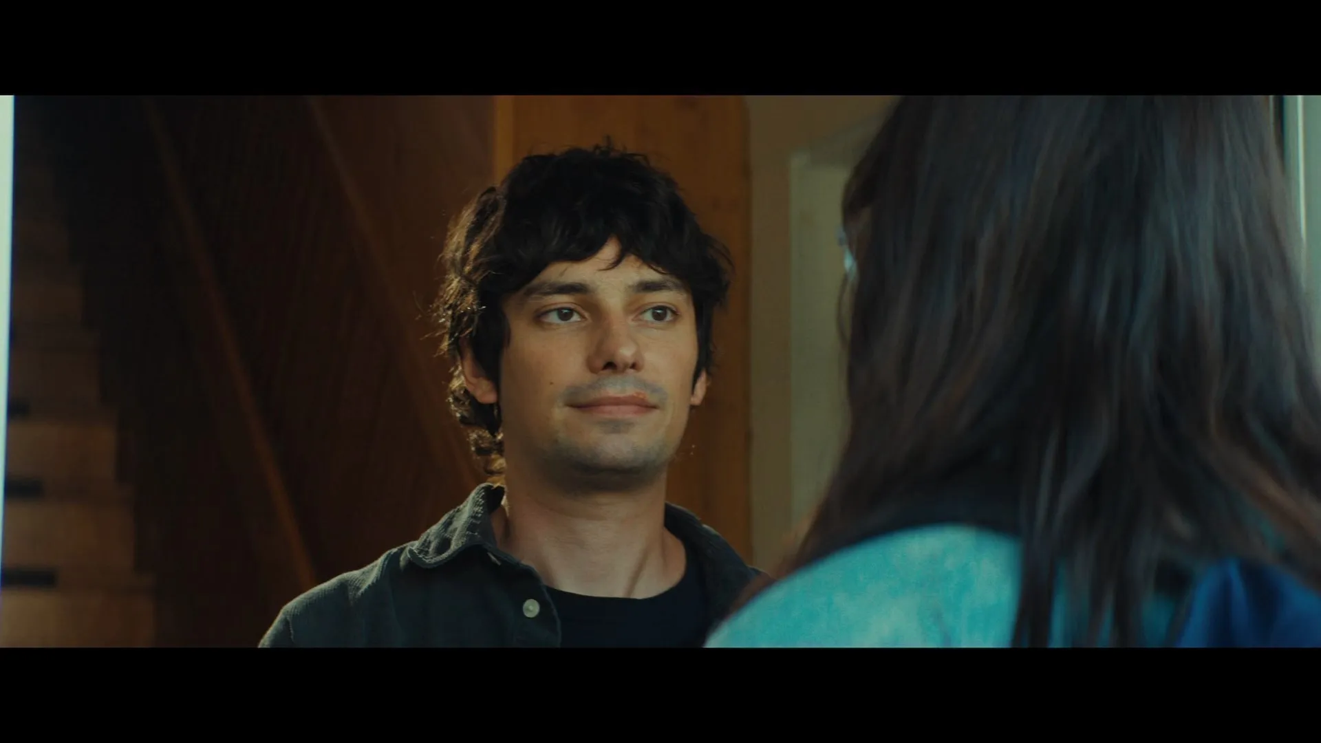 Screenshot 5 - Mile End Kicks 2026 Hindi - English Dual Audio