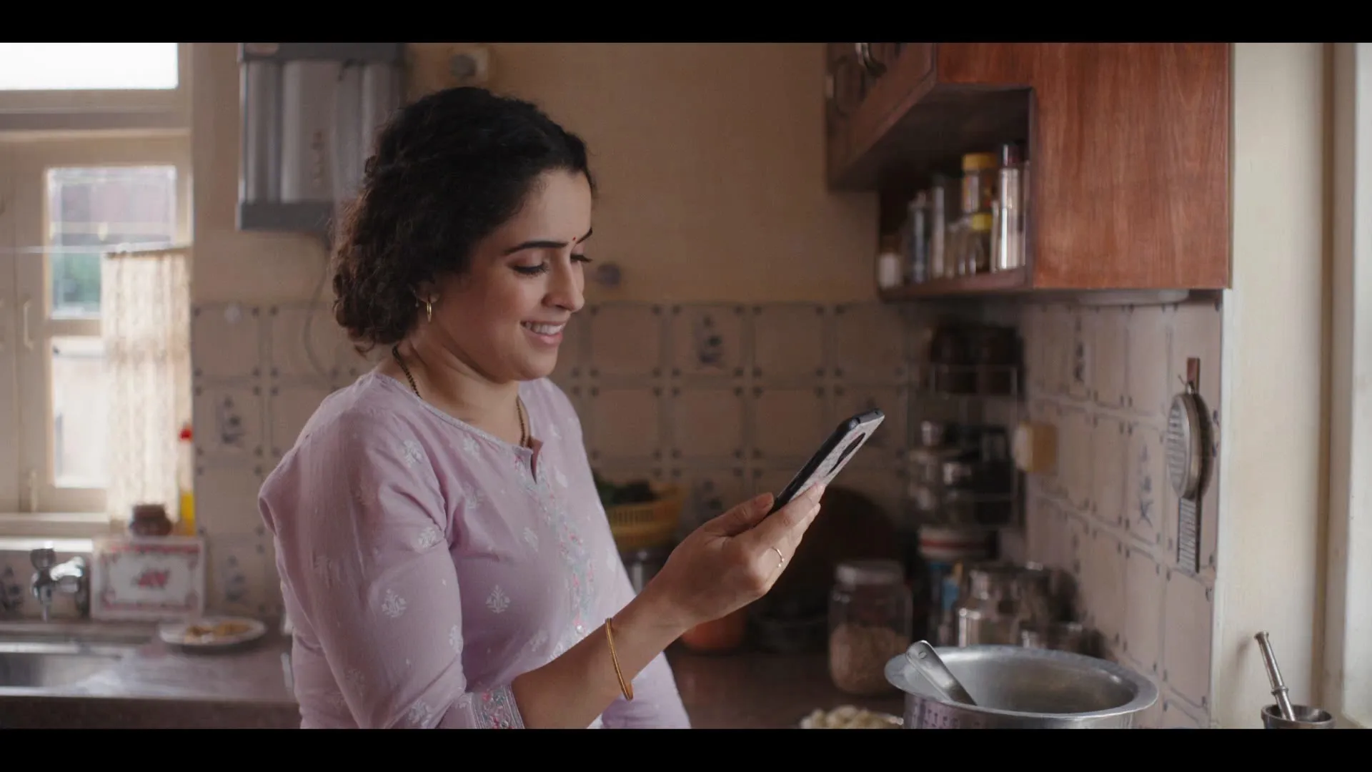 Screenshot 3 - Mrs .2023 Hindi Dual Audio