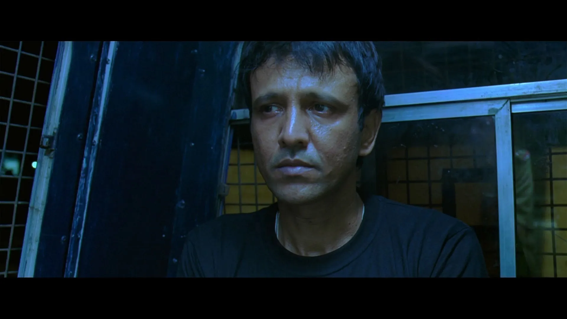 Screenshot 5 - Mumbai Meri Jaan 2008 Hindi Dual Audio