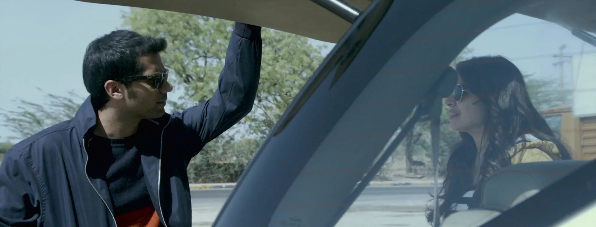 Screenshot 2 - NH10 2015 Hindi Dual Audio