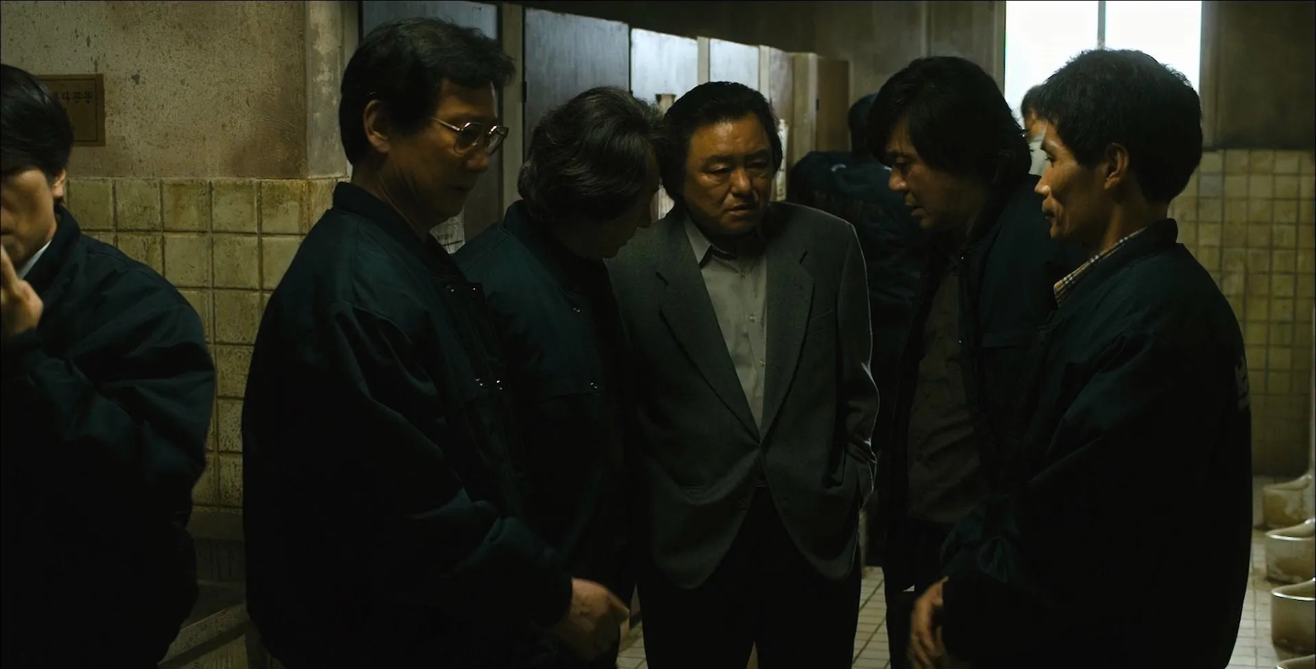 Screenshot 1 - Nameless Gangster 2012 Hindi - Korean Dual Audio