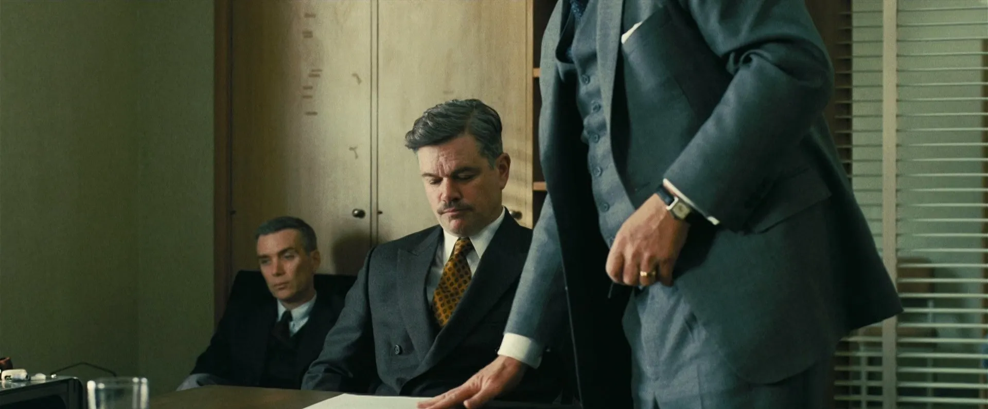 Screenshot 3 - Oppenheimer 2023 Hindi - English Dual Audio