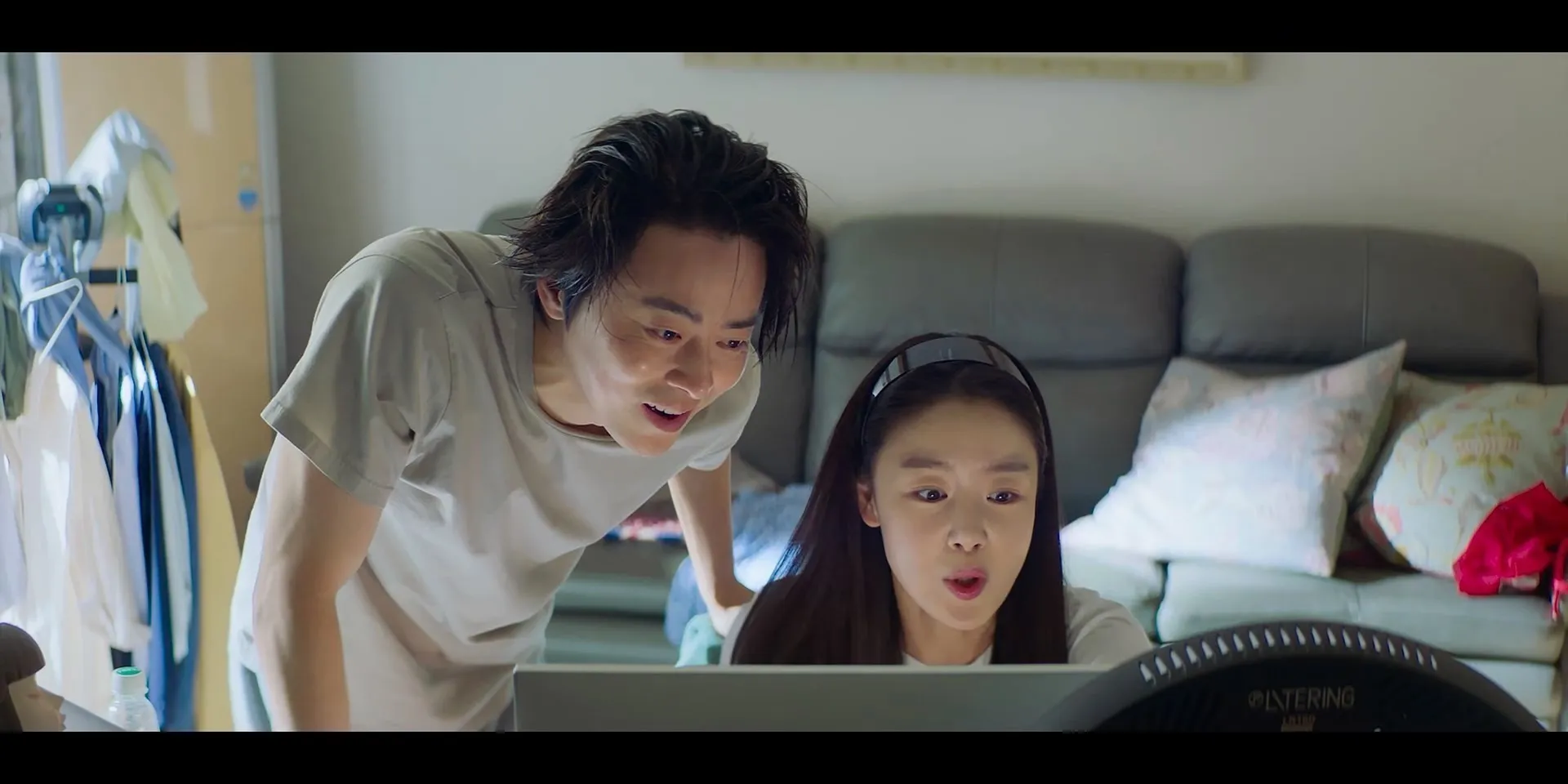 Screenshot 1 - Pilot 2024 Hindi - Korean Audio