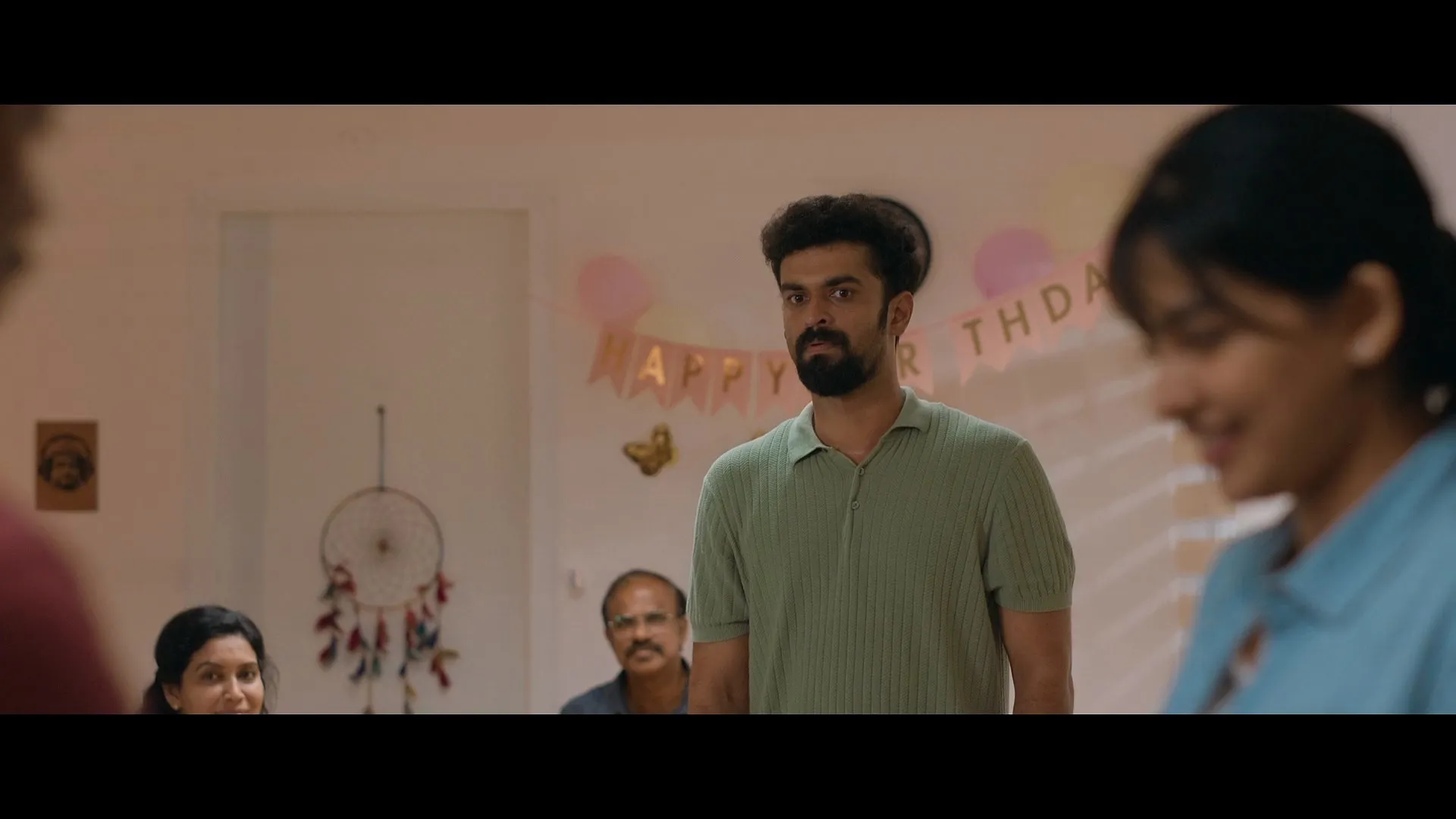 Screenshot 4 - Premalu 2024 Hindi Dual Audio