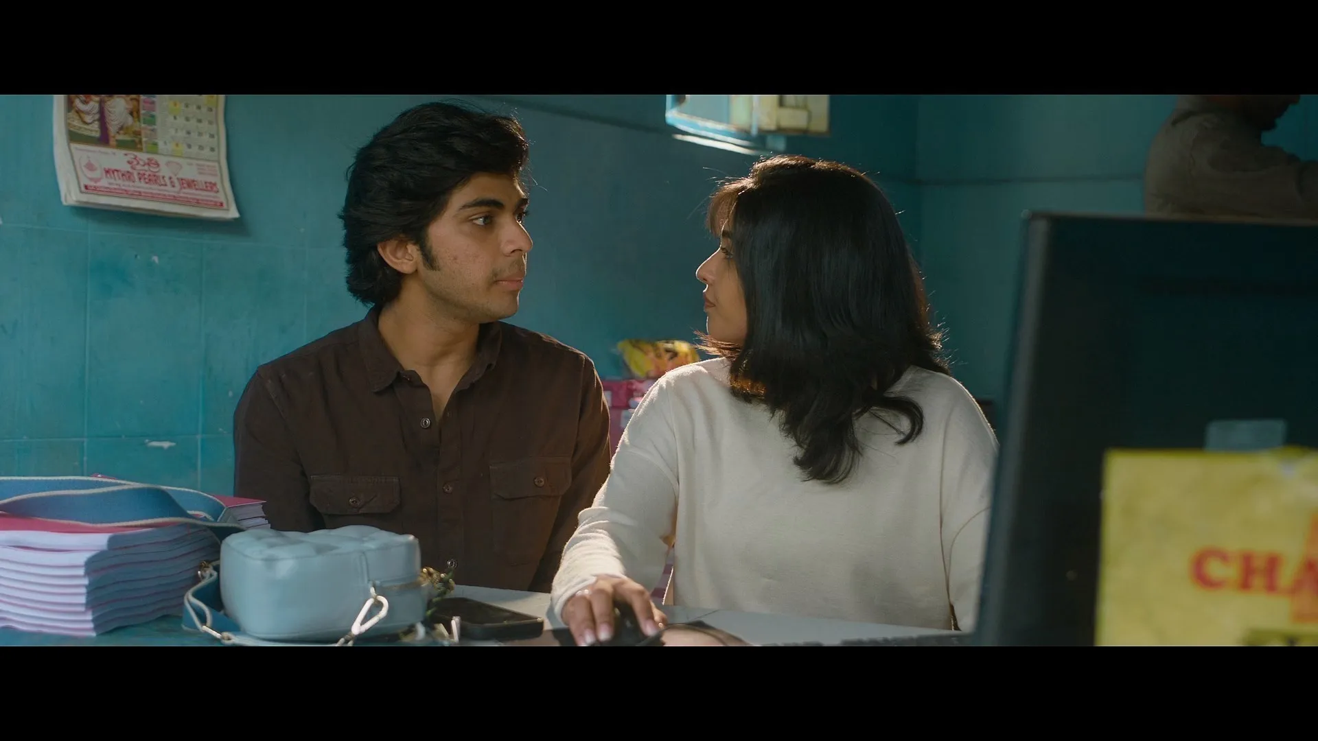 Screenshot 5 - Premalu 2024 Hindi Dual Audio