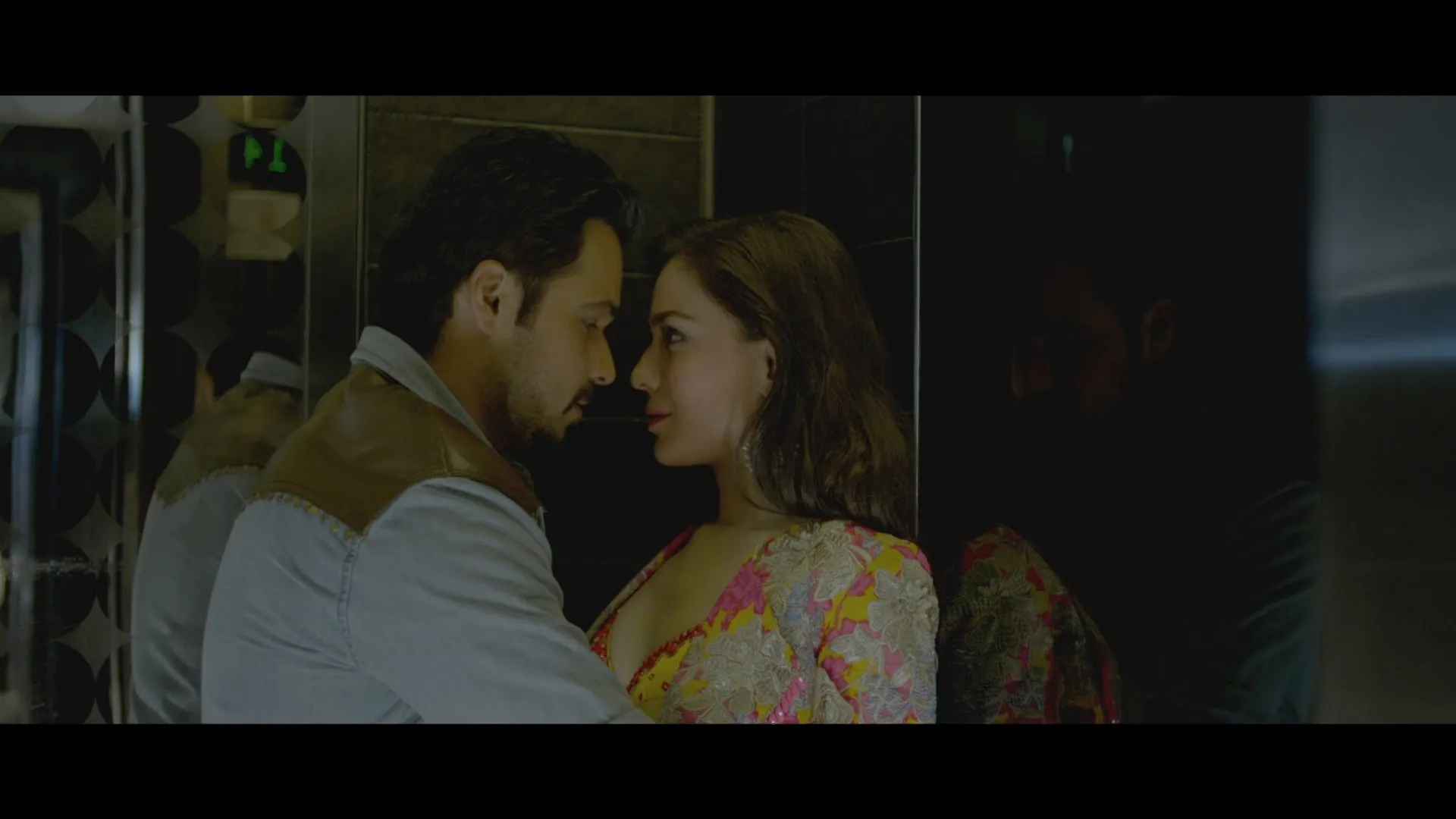 Screenshot 4 - Raja Natwarlal 2014 Hindi Dual Audio