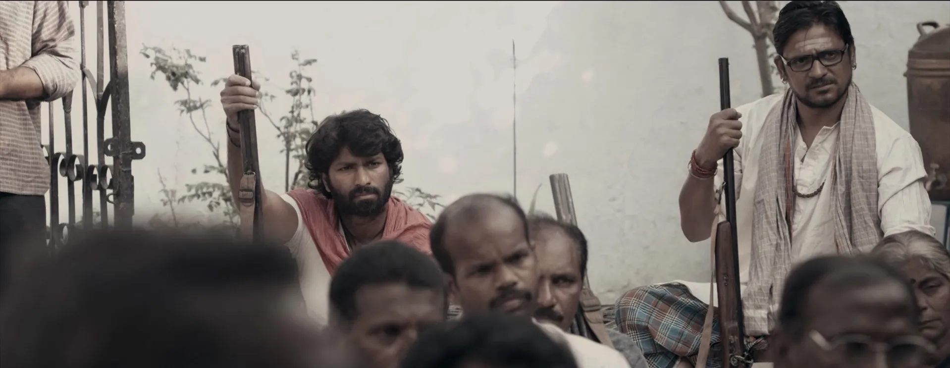 Screenshot 1 - Rakht Charitra 2010 Hindi Dual Audio