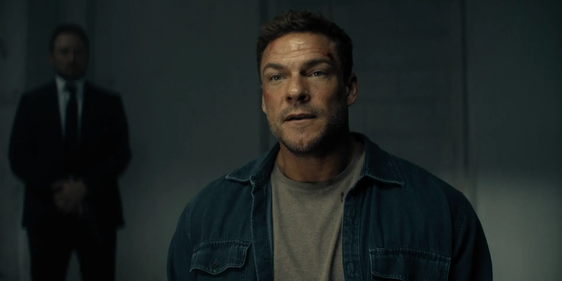 Screenshot 3 - Reacher 2026 Season 4 Hindi - English Dual Audio [ALL Episodes]
