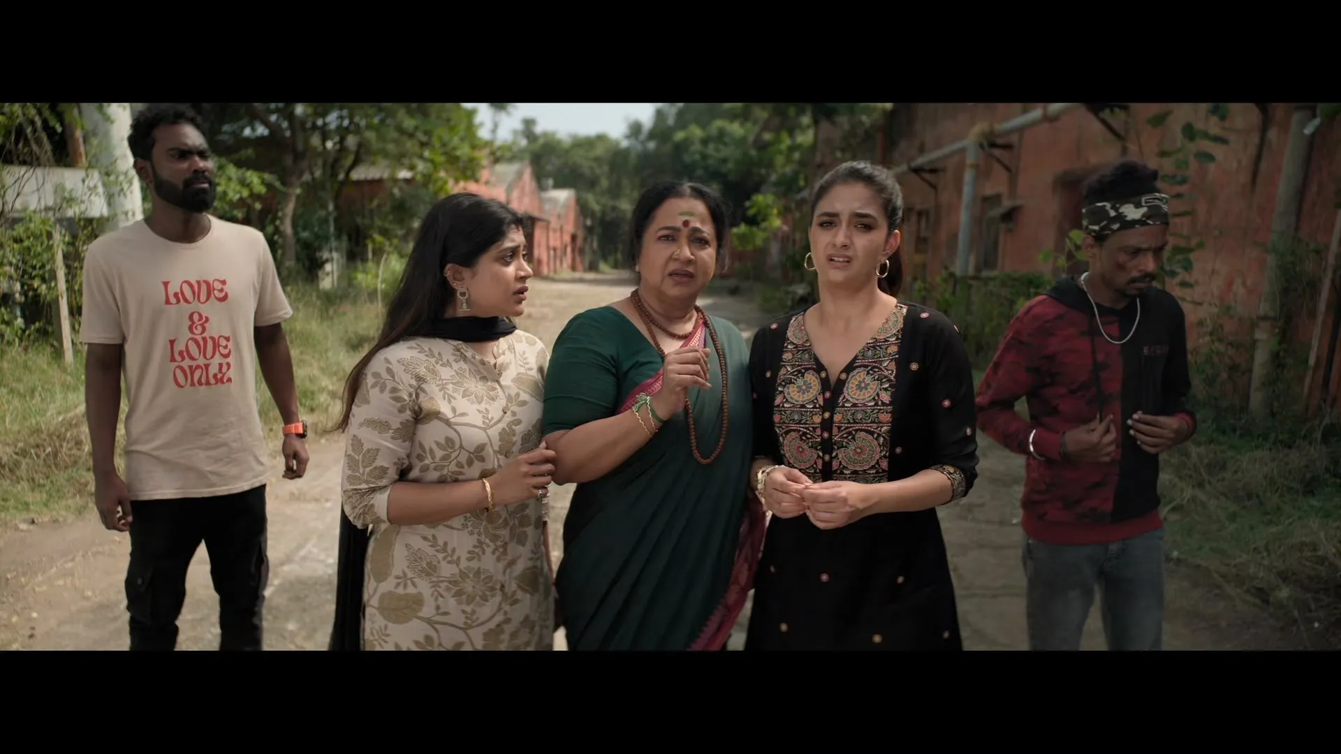 Screenshot 5 - Revolver Rita 2025 Hindi - Tamil Audio
