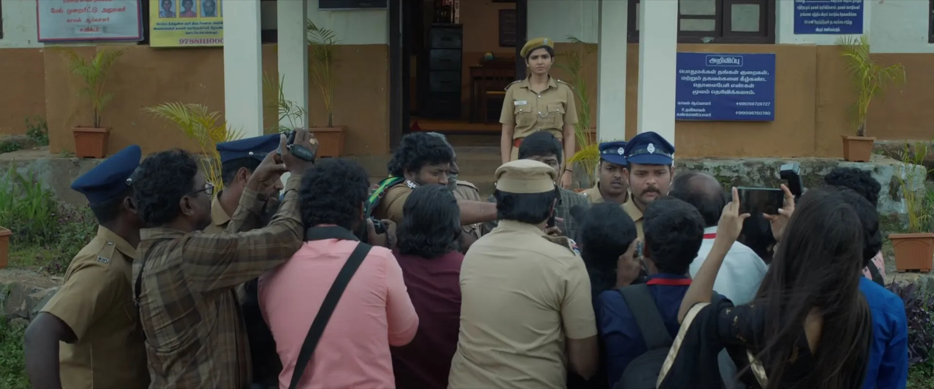 Screenshot 5 - Sattam En Kaiyil 2024 Hindi - Tamil Dual Audio