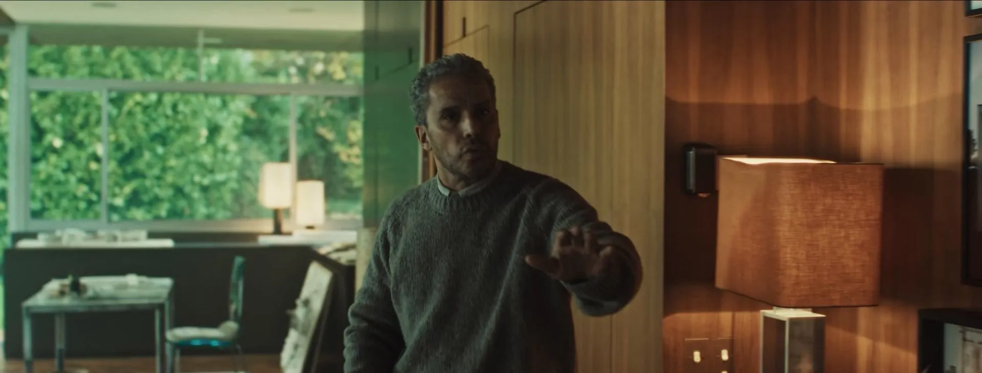 Screenshot 4 - The Chase aka Six Jours 2024 Hindi - French Dual Audio
