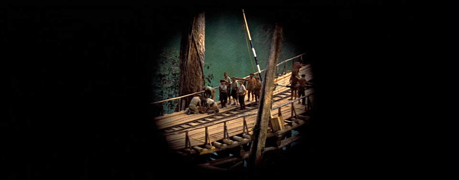 Screenshot 4 - The Bridge on the River Kwai 1957 Hindi - English Dual Audio