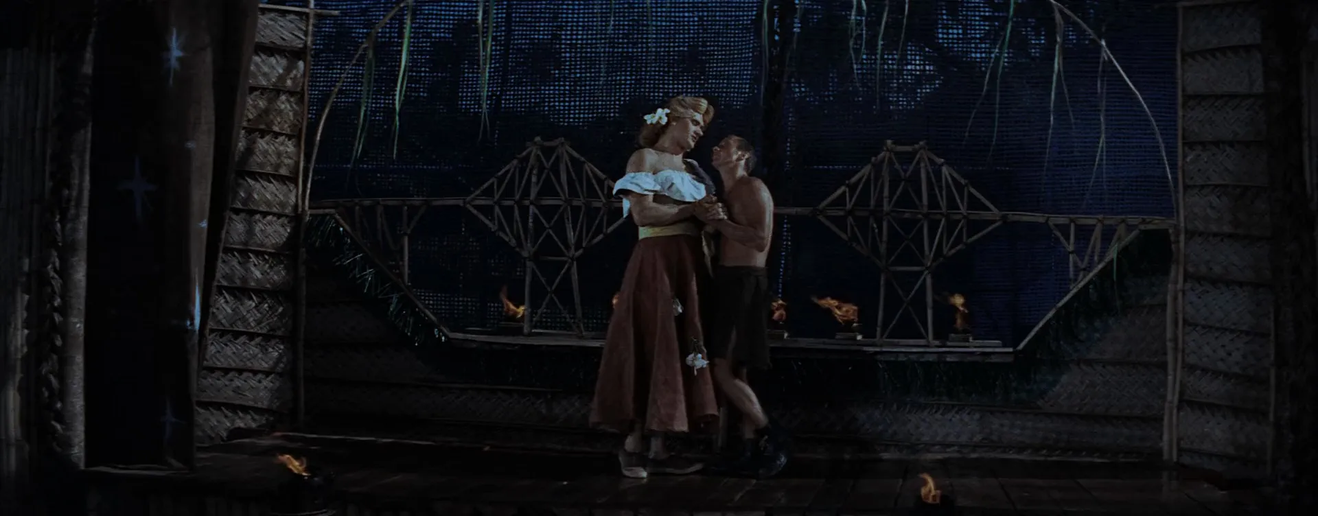 Screenshot 5 - The Bridge on the River Kwai 1957 Hindi - English Dual Audio