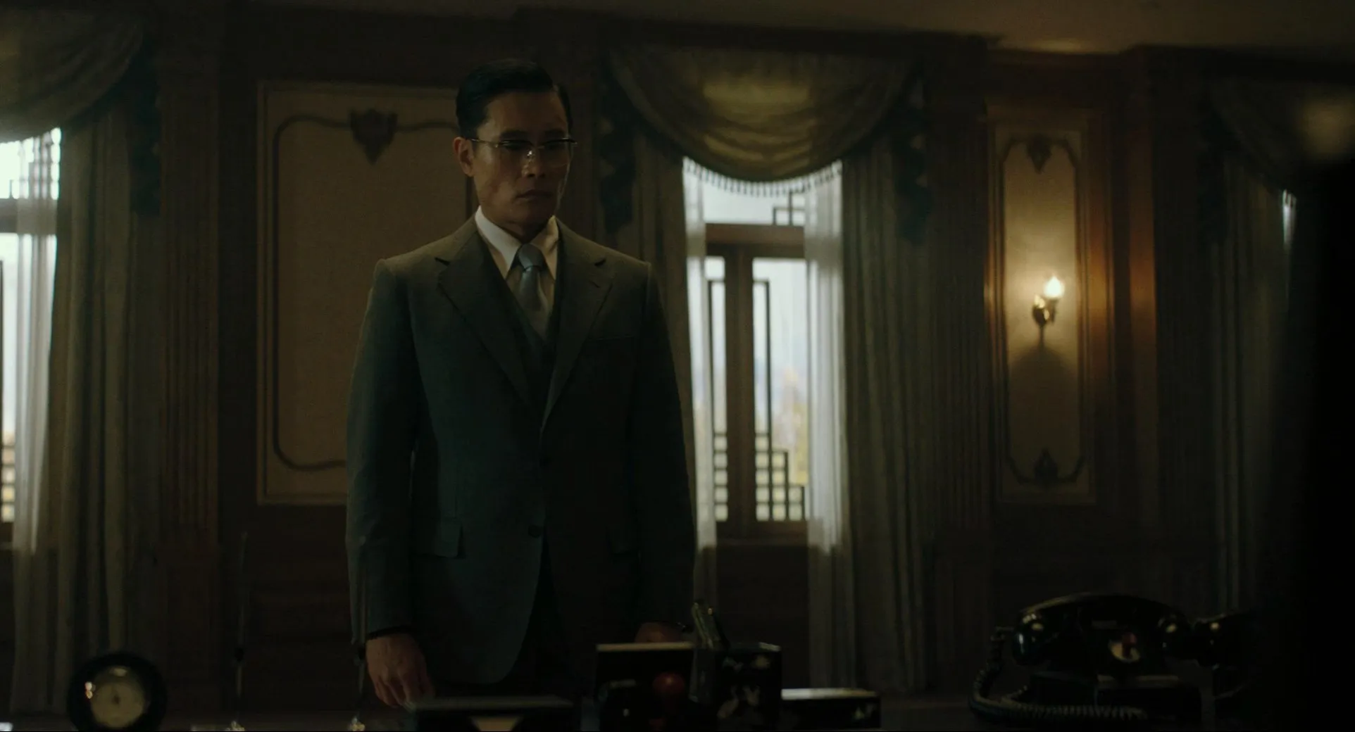 Screenshot 5 - The Man Standing Next 2020 Hindi Dual Audio