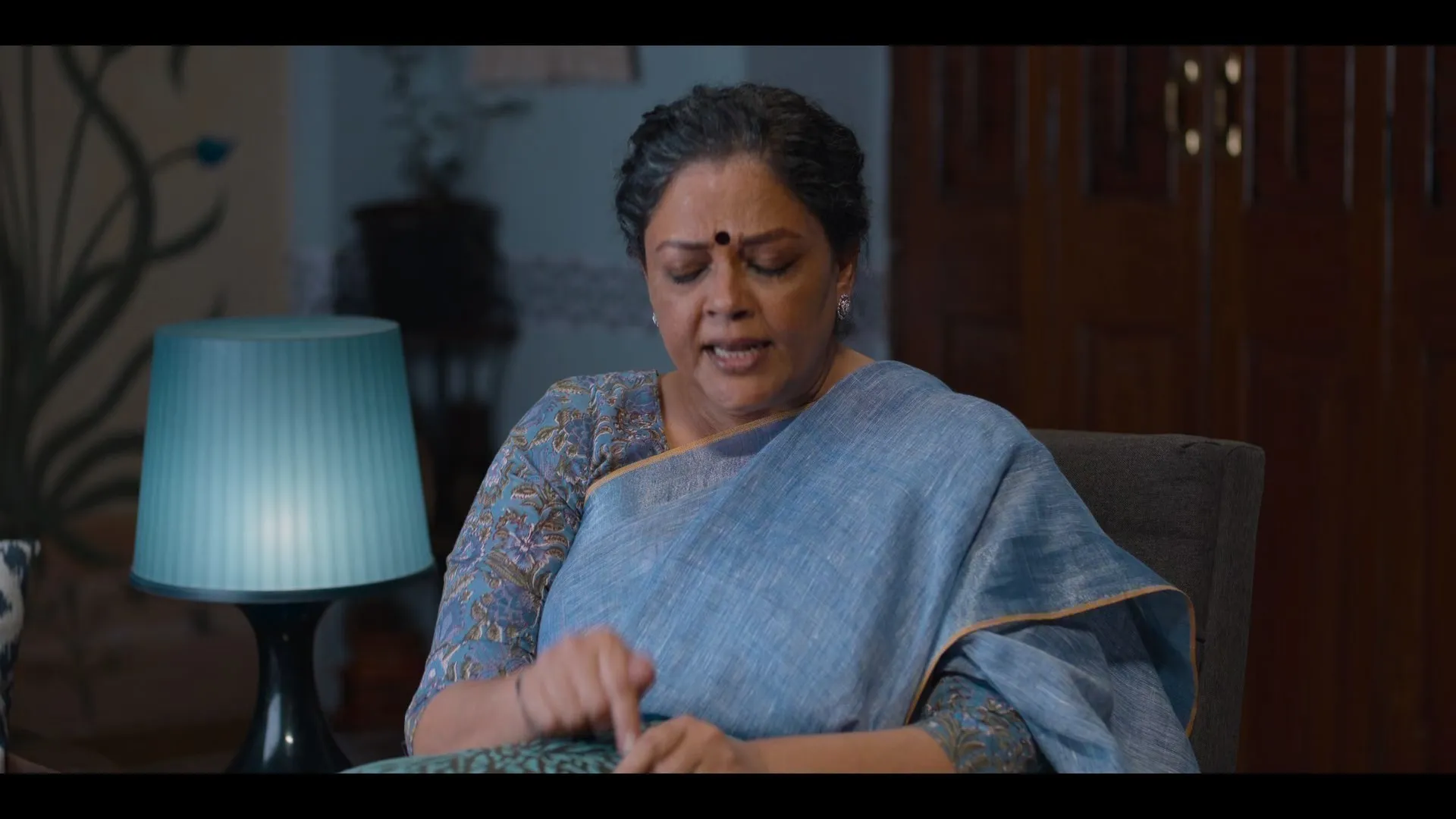 Screenshot 2 - Tribhanga 2021 Hindi Dual Audio