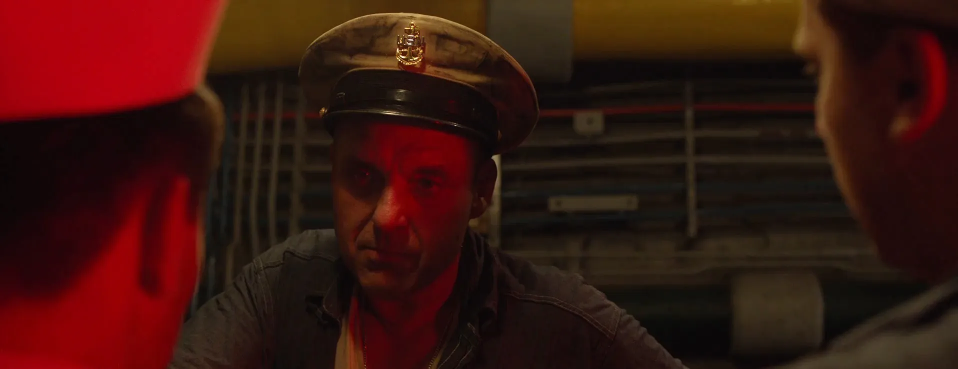 Screenshot 2 - USS Indianapolis: Men of Courage 2016 Hindi - English Dual Audio