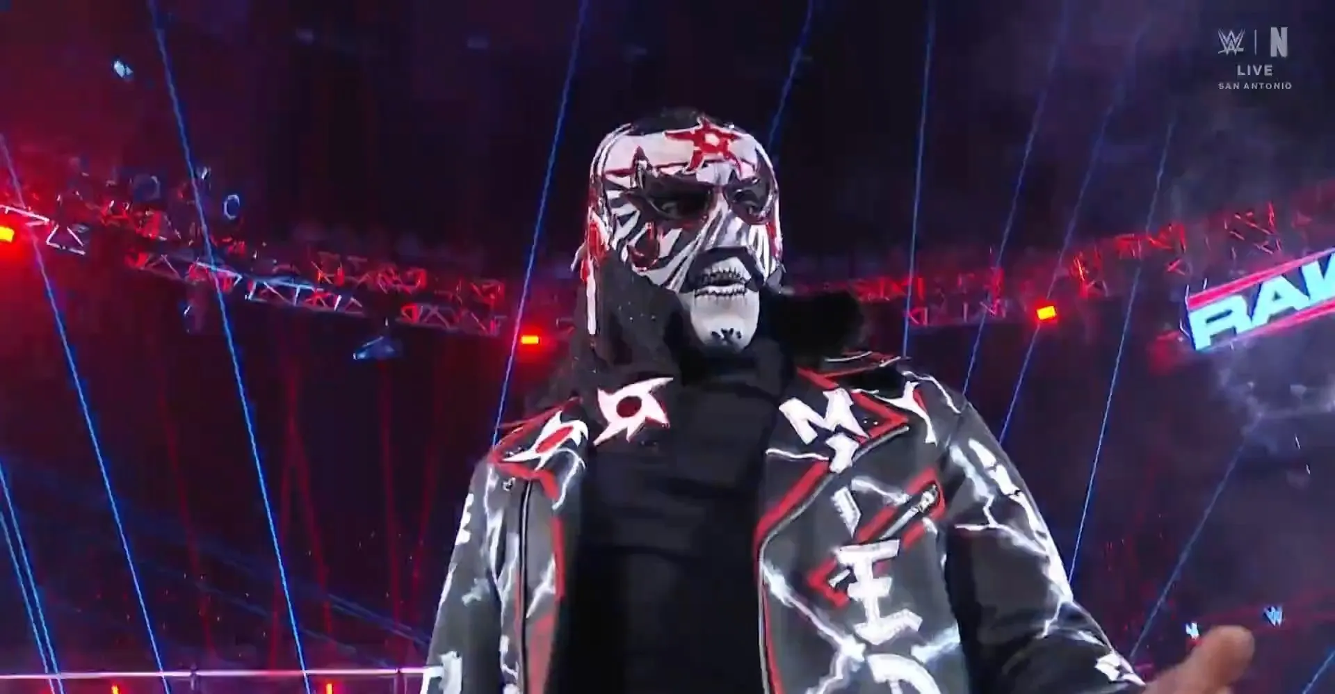 Screenshot 1 - WWE Raw 2026 English Dual Audio (21th September)