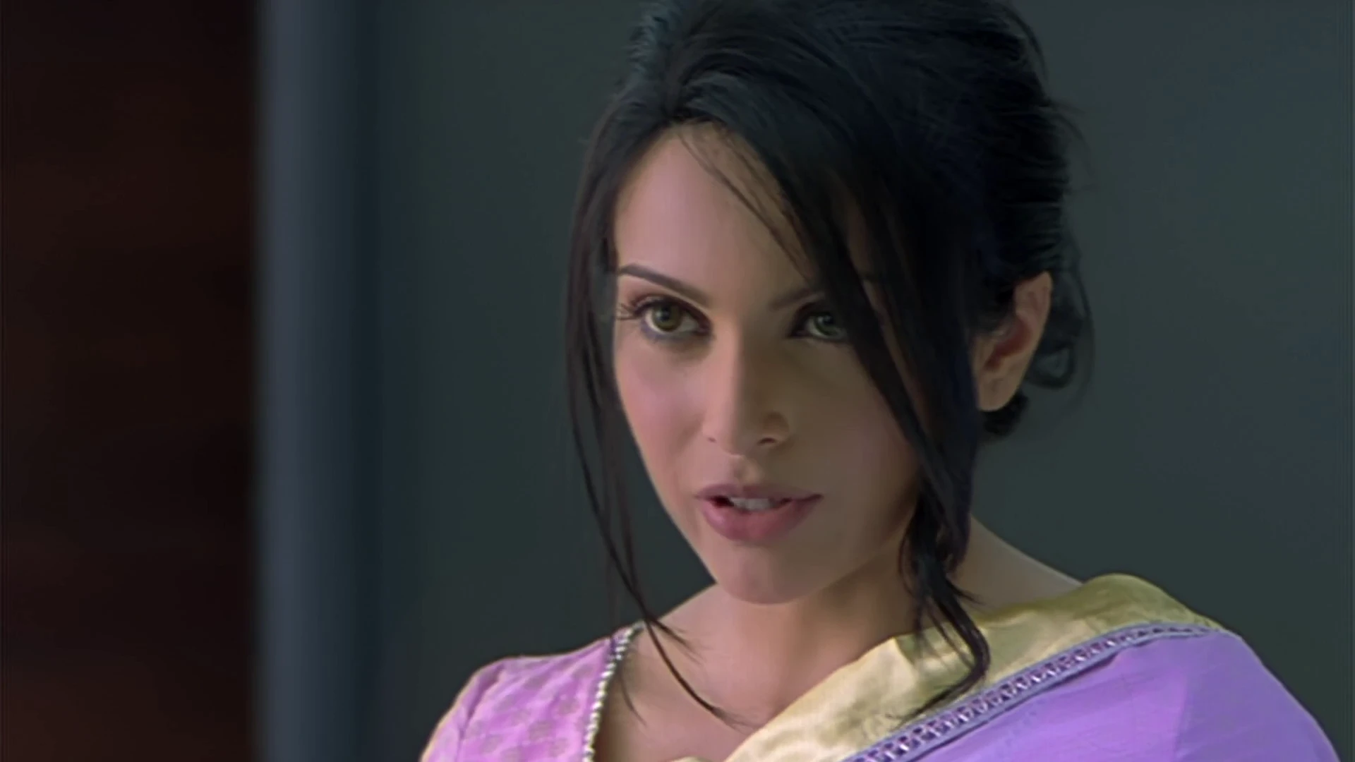 Screenshot 1 - Awarapan 2007 Hindi Audio