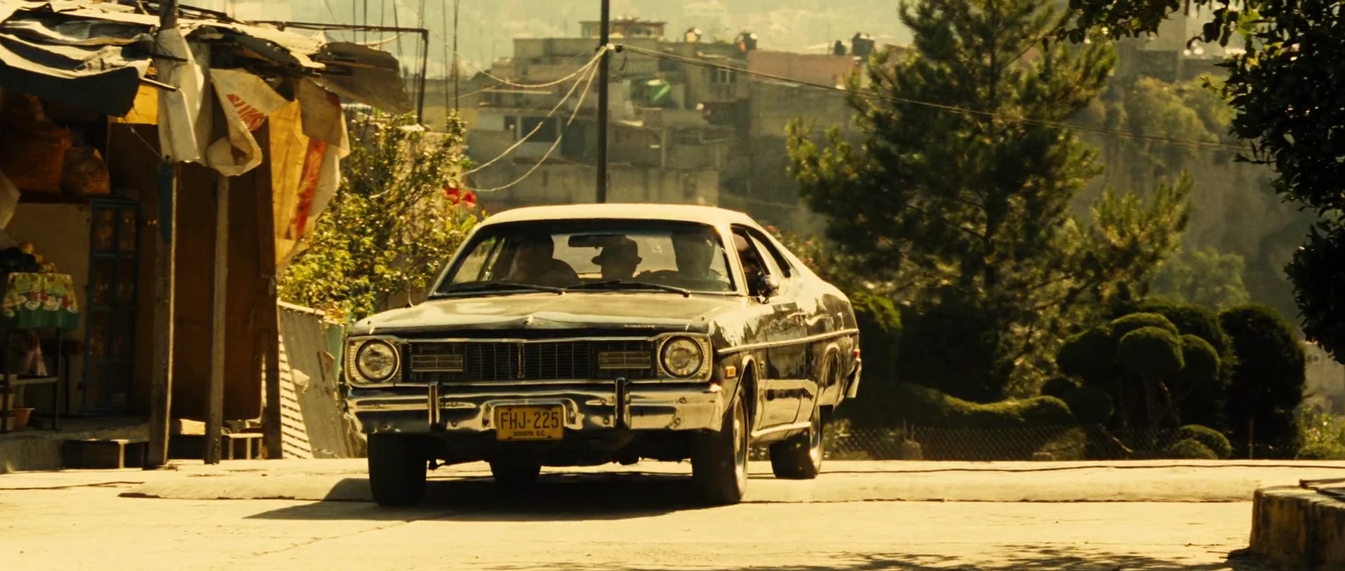 Screenshot 1 - Colombiana 2011 Hindi Dual Audio