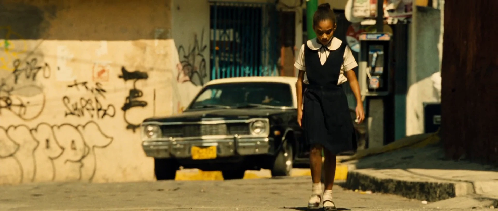 Screenshot 2 - Colombiana 2011 Hindi Dual Audio