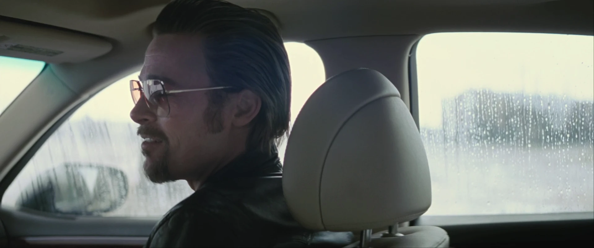Screenshot 5 - Killing Them Softly 2012 Hindi Dual Audio