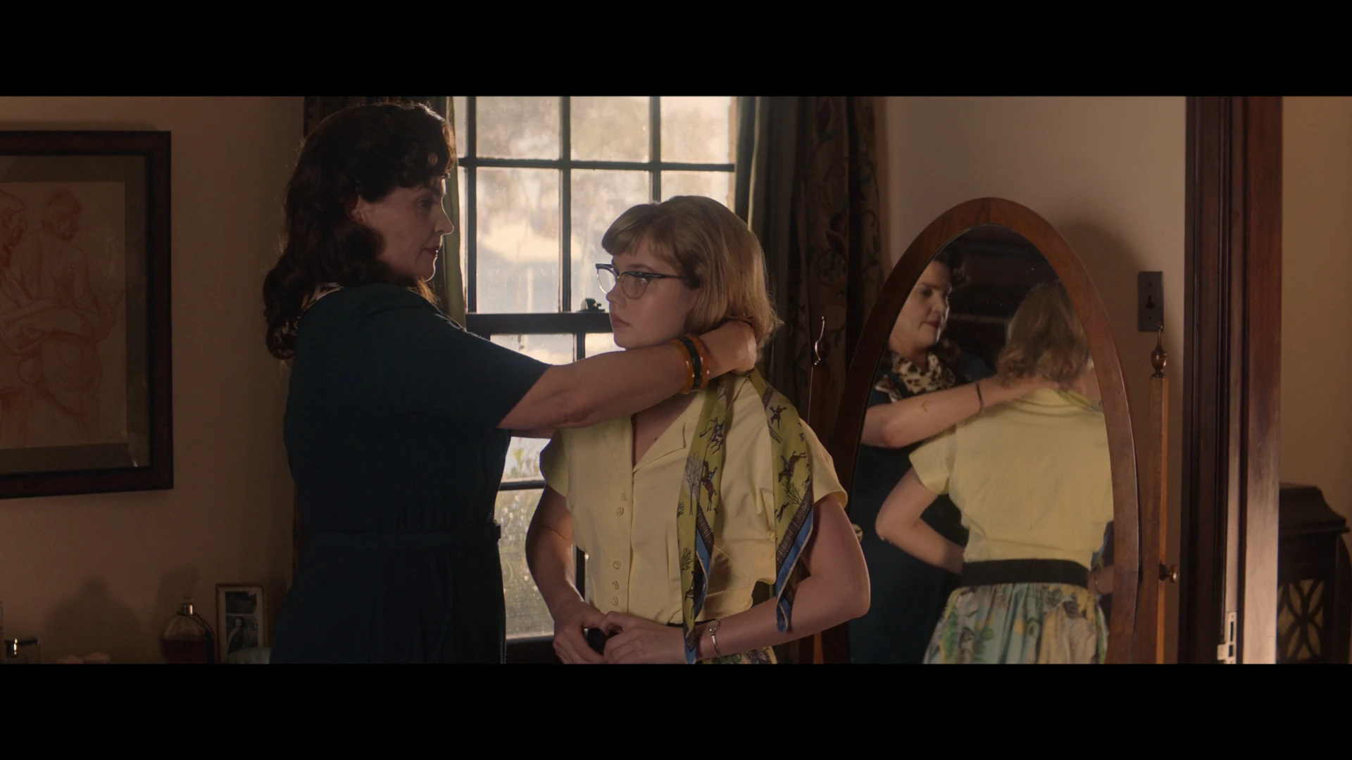 Screenshot 3 - Ladies in Black 2018 Hindi Dual Audio
