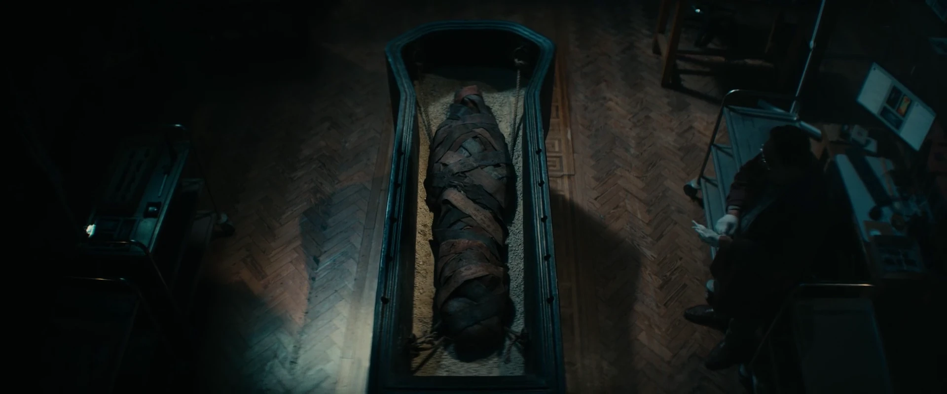 Screenshot 2 - Lee Cronin’s The Mummy 2026 Hindi Dual Audio