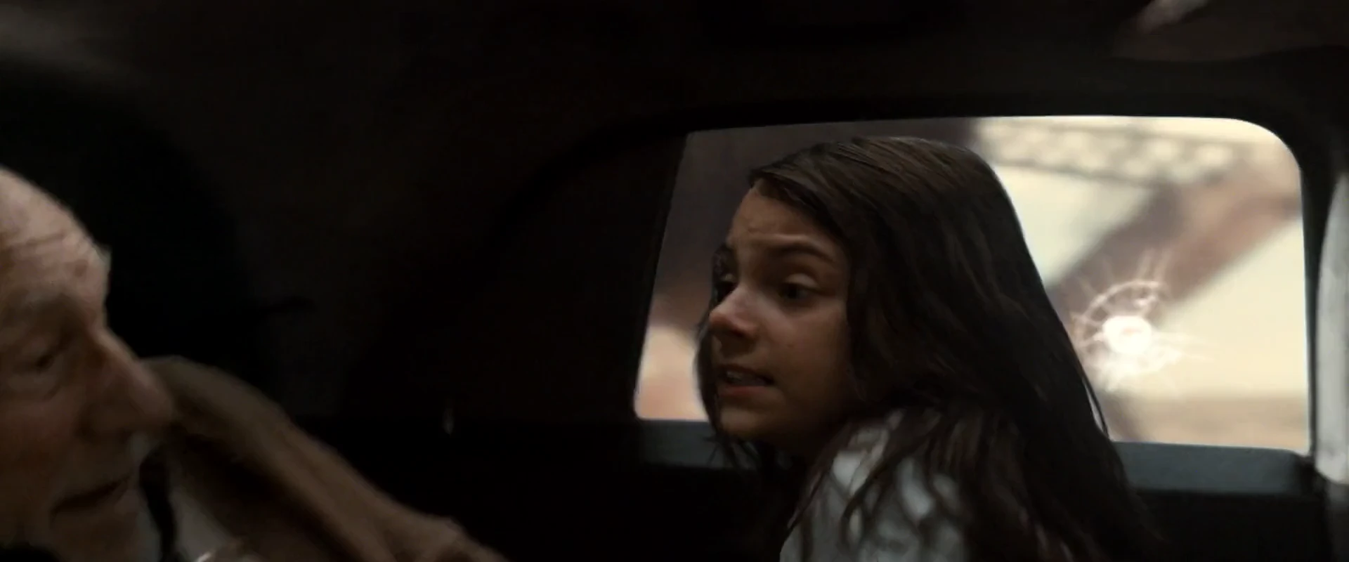 Screenshot 5 - Logan 2017 Hindi Dual Audio