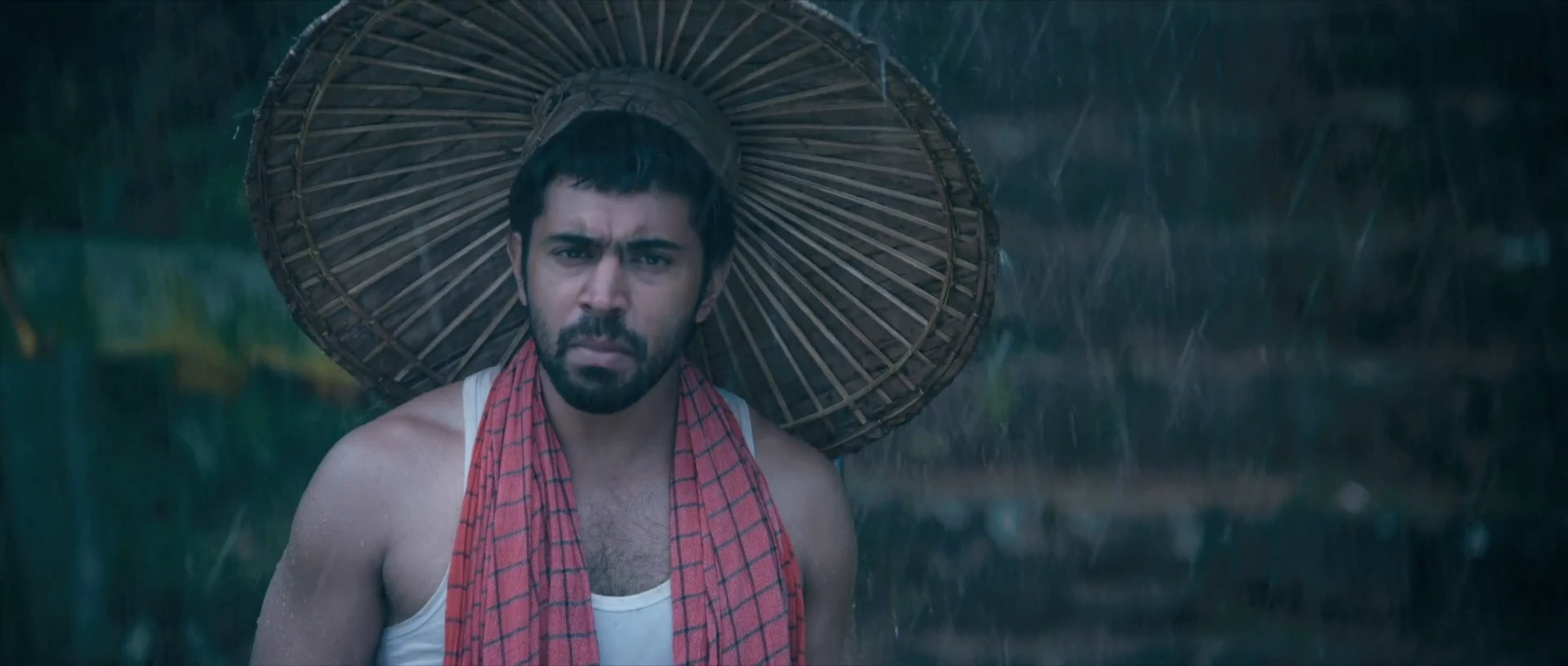 Screenshot 6 - Ohm Shanthi Oshaana 2014 Hindi Dual Audio - 48p